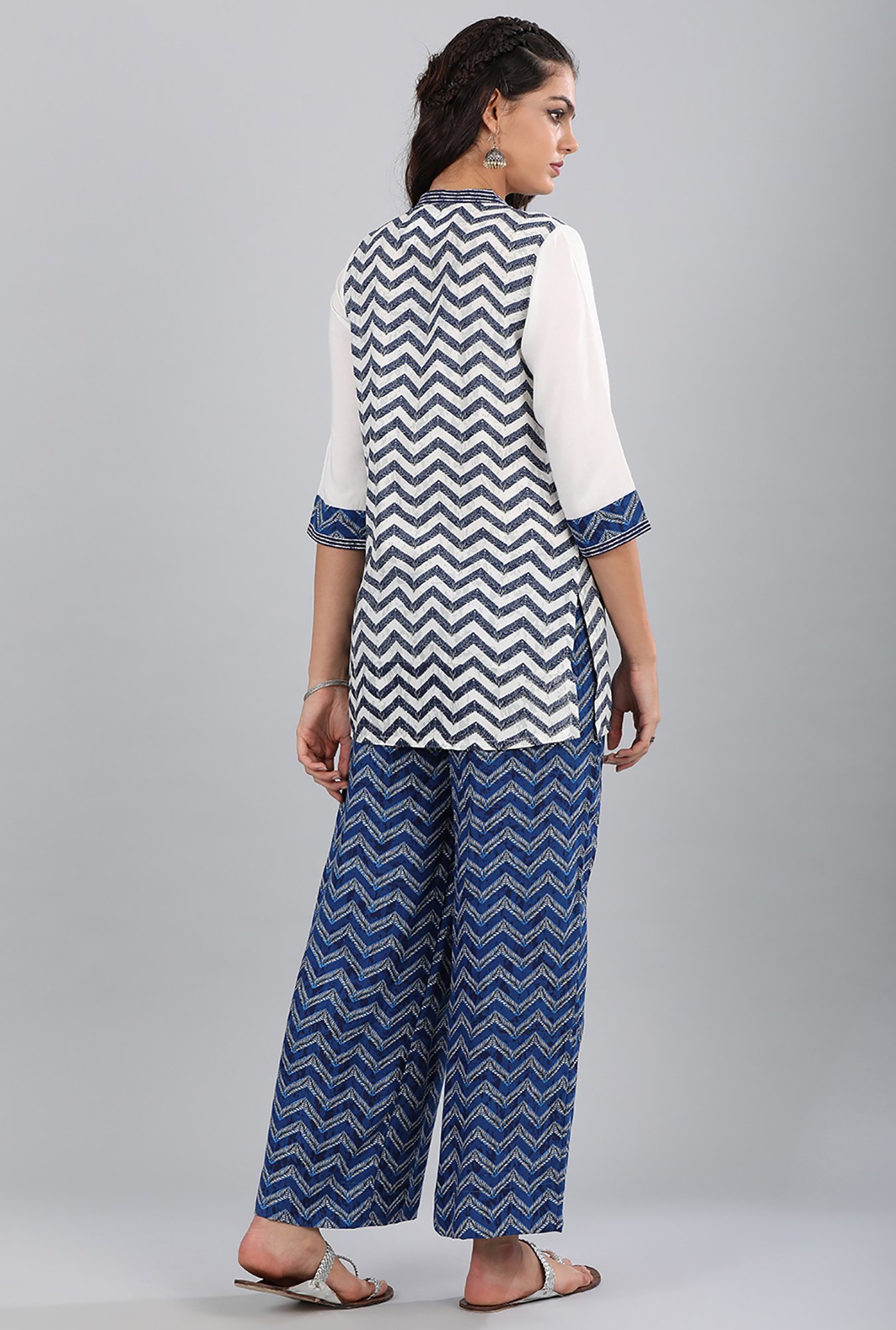 Aurelia Navy Band Neck Printed Gilet