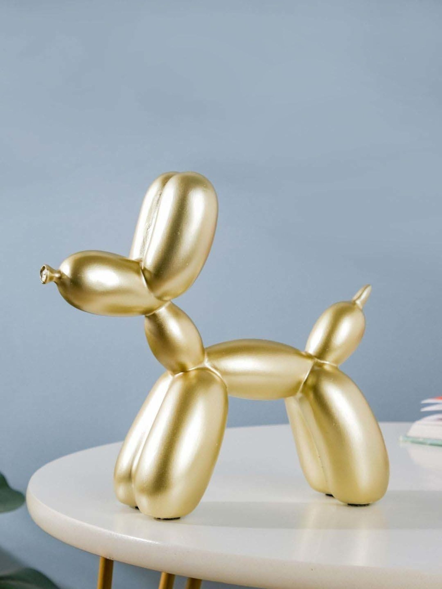 Nestasia Artisanal Resin Made Shining Golden Twisted Balloon Art Dog Sculpture For Home Decoration