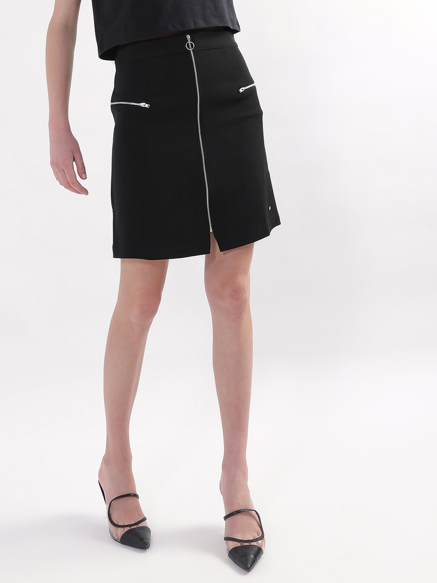 Elle Black Regular Fit Skirt