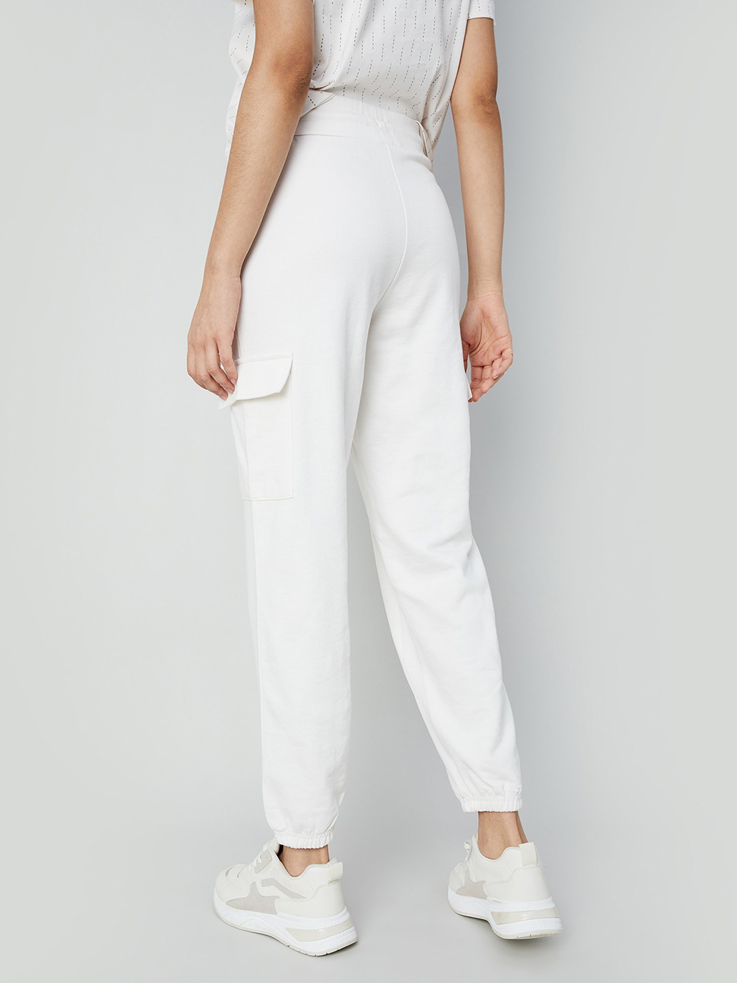 KAPPA White Printed Regular Fit Mid Rise Joggers