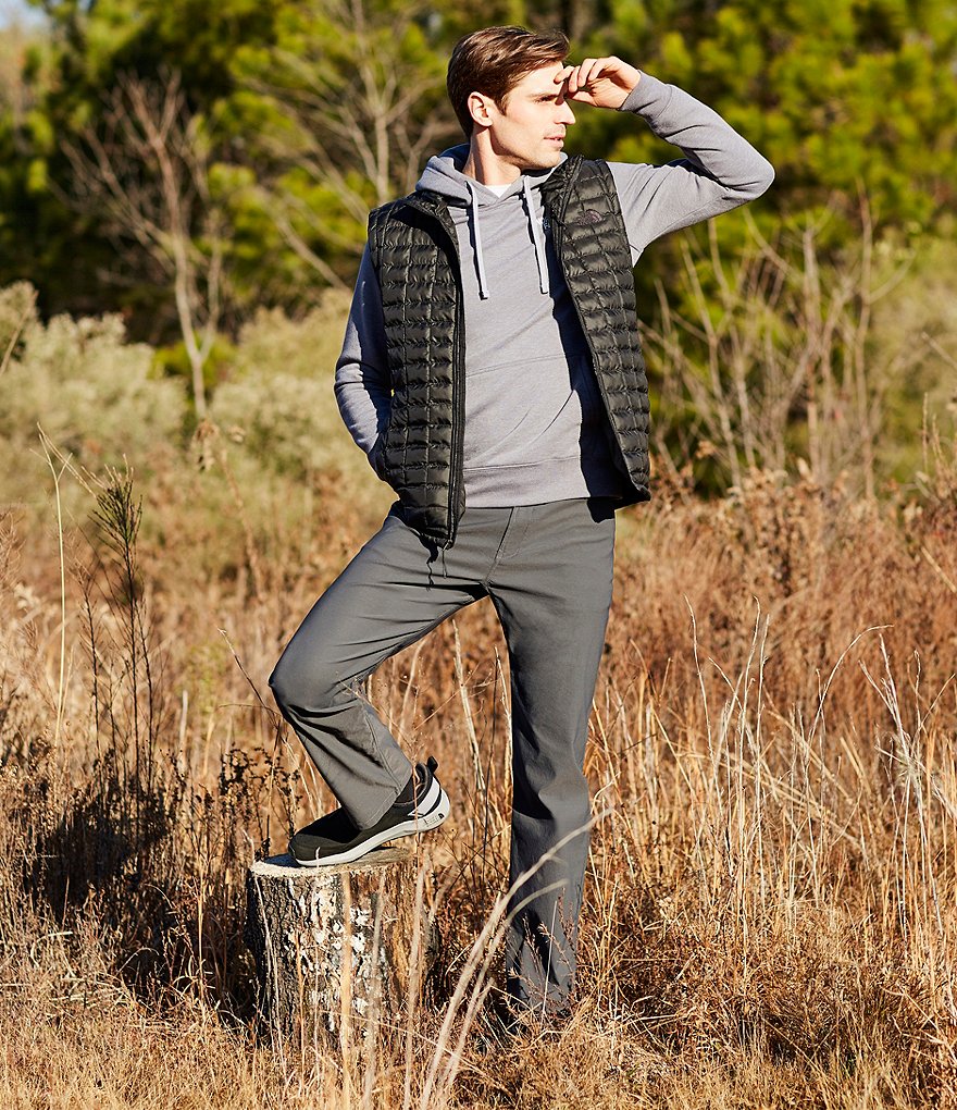 The North Face Out HMLYN Insulated Full-Zip Vest