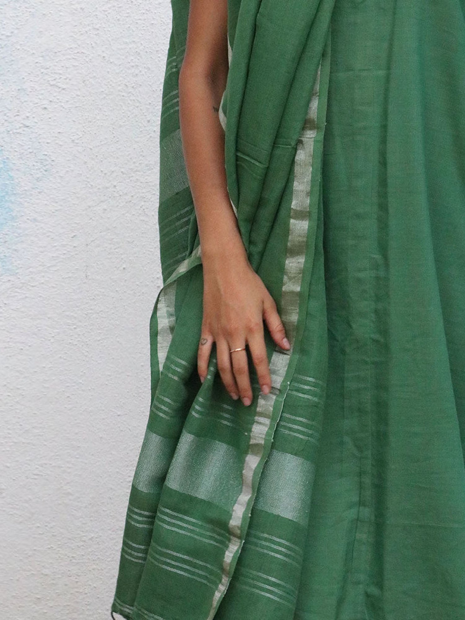 Chidiyaa Green Janine Handwoven Linen Dupatta