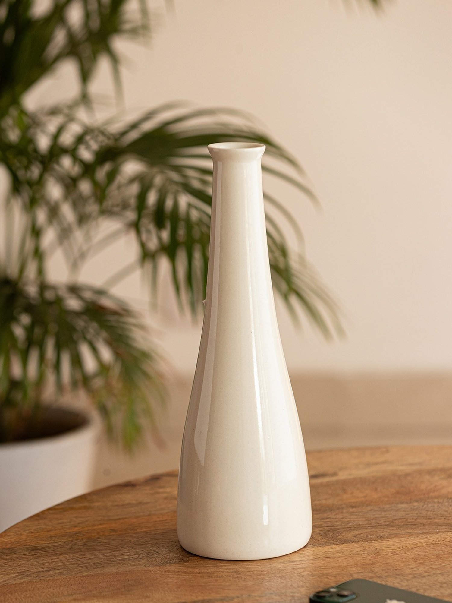 ExclusiveLane Minimalistic Elevated White Ceramic Decorative Vase