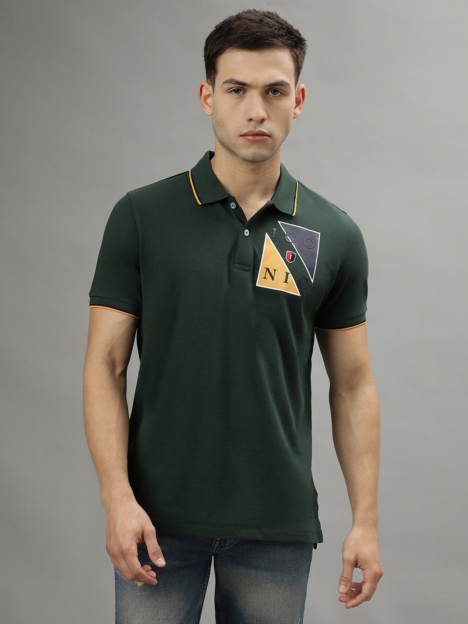 Iconic Men Colourblocked Regular Fit Cotton T-shirt