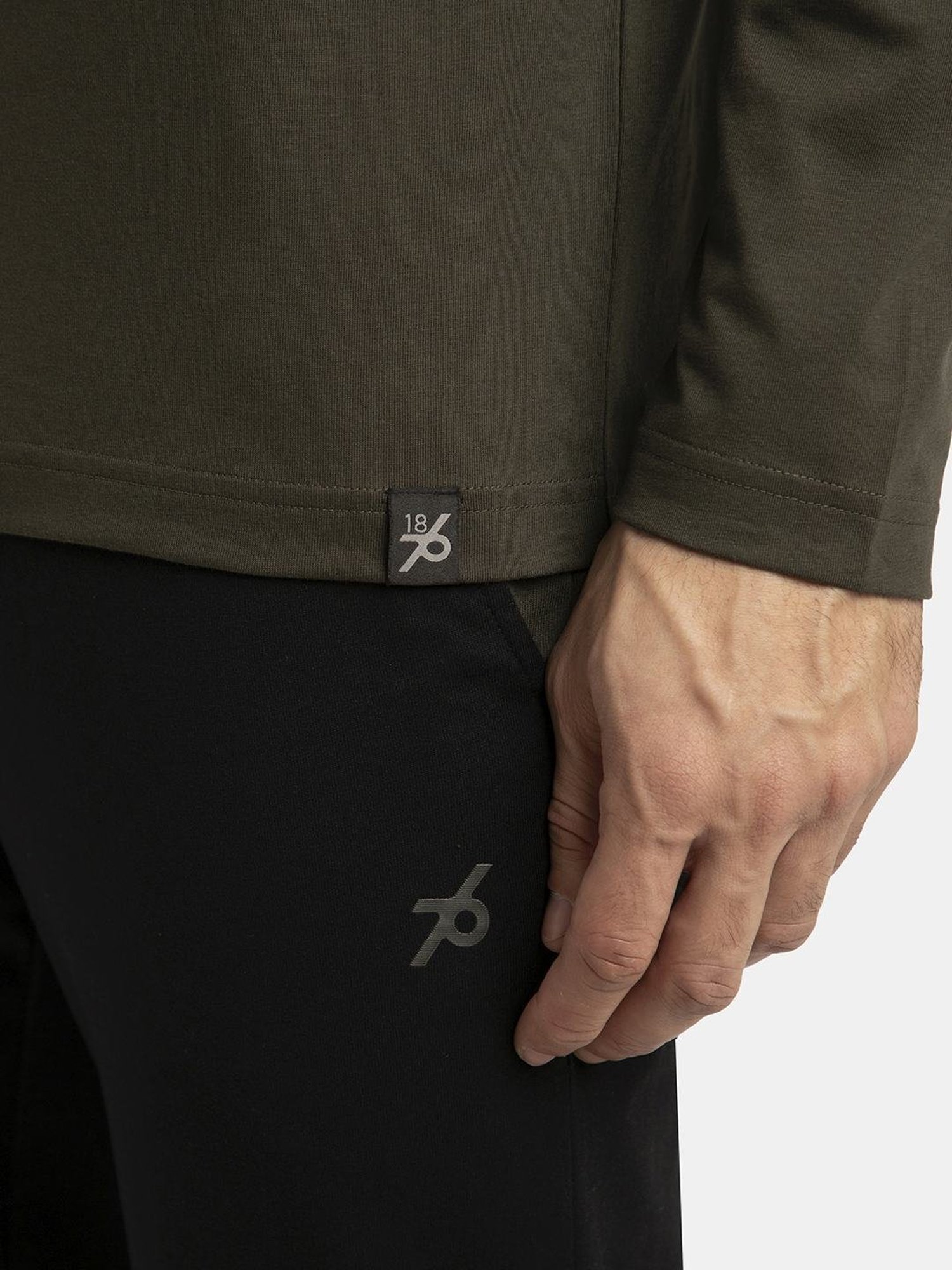 Jockey AM95 Men's Super Combed Cotton Rich Solid Round Neck Full Sleeve T-Shirt