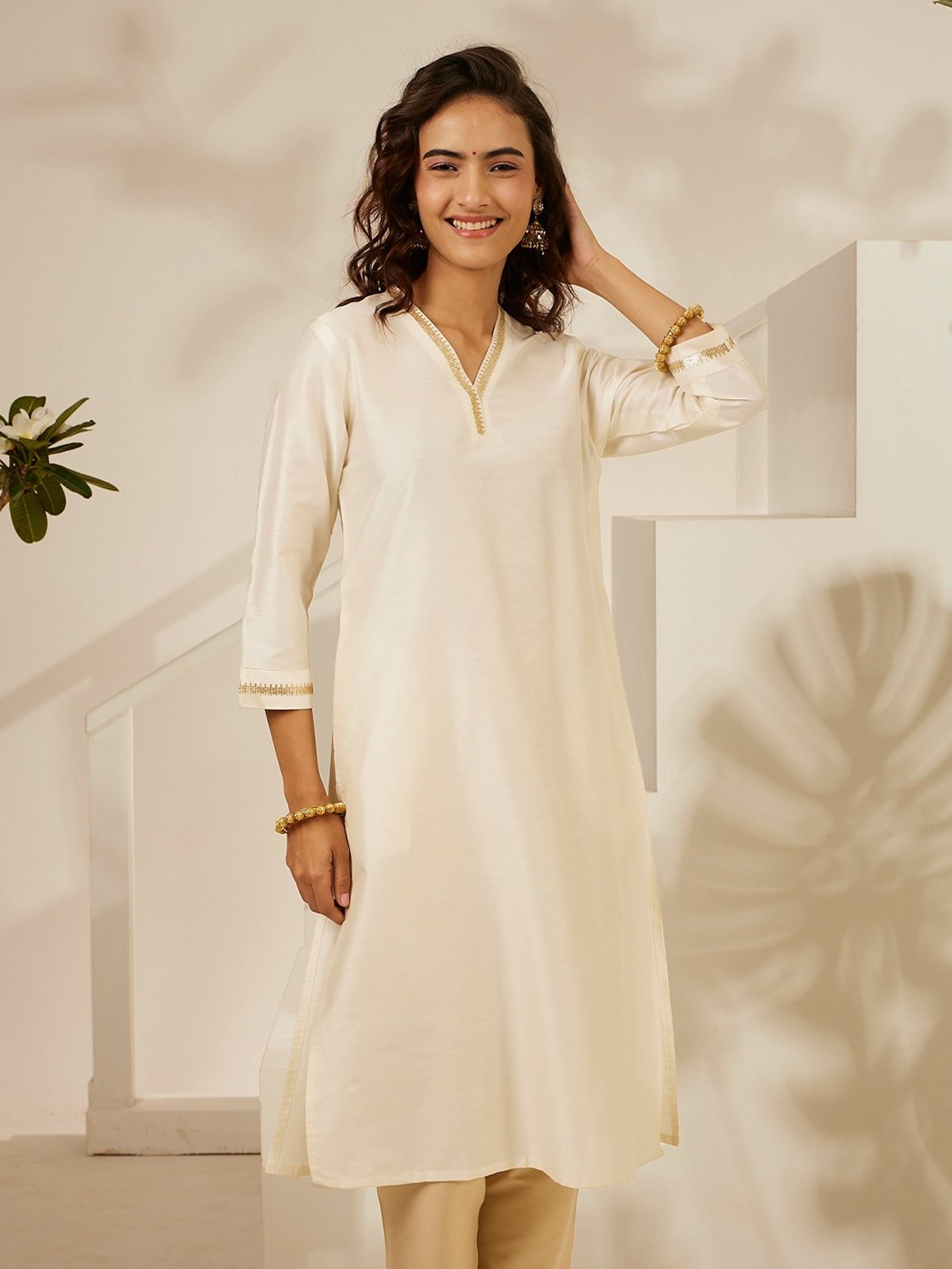 Daali Cream Viscose V Neck 3/4 Sleeves Blooming Mood Kurta with Two Pockets