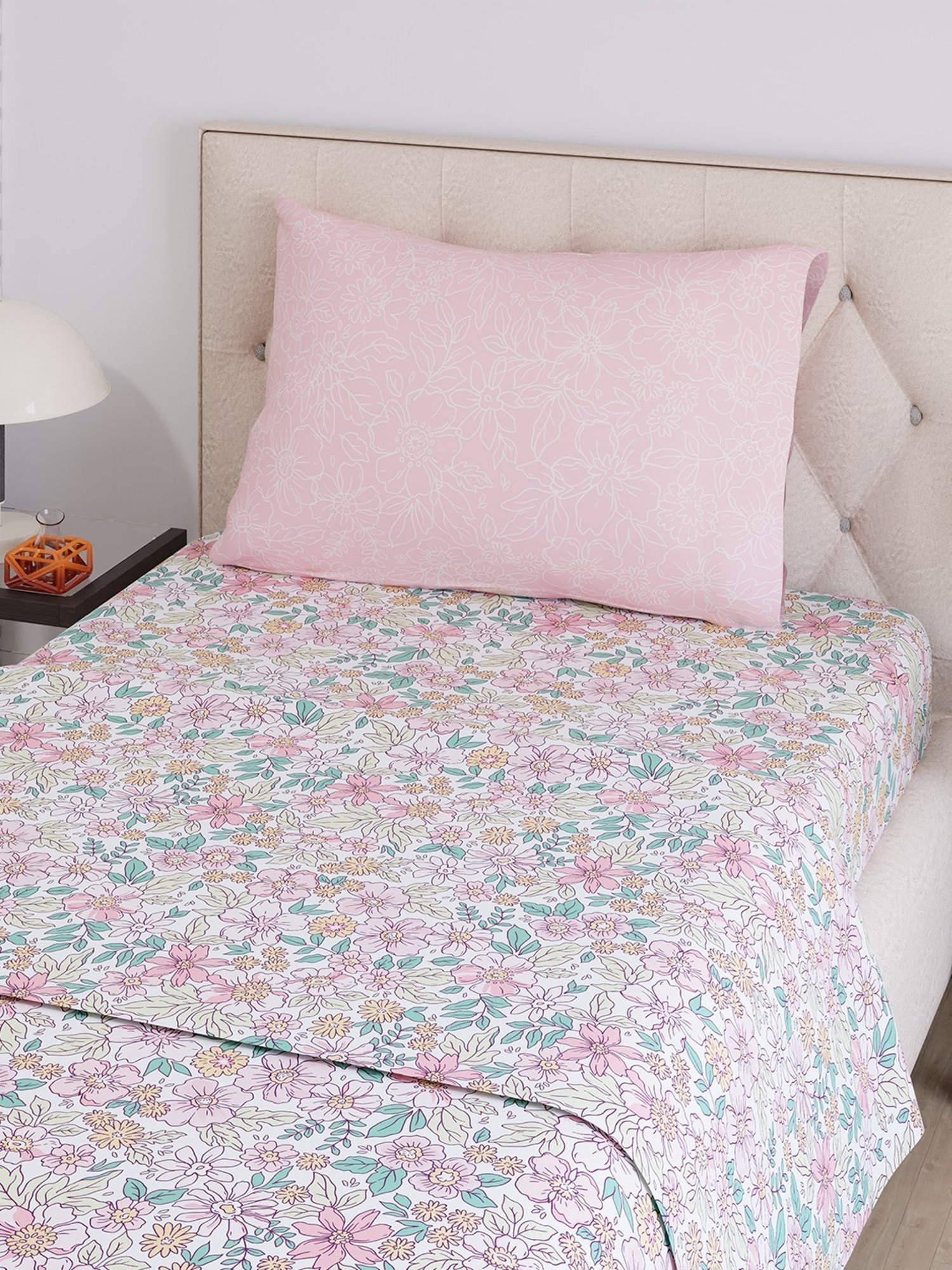 Layers Ivy Floral Pink Bouquet 125 GSM Microfibre Single Bed Sheet with 1 Pillow Cover