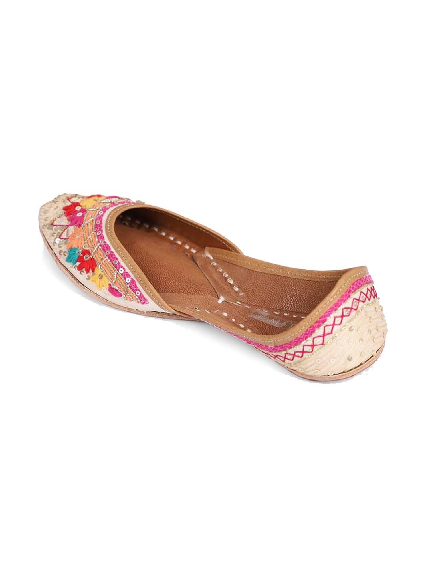 Glam Story Women's Cream Ethnic Juttis