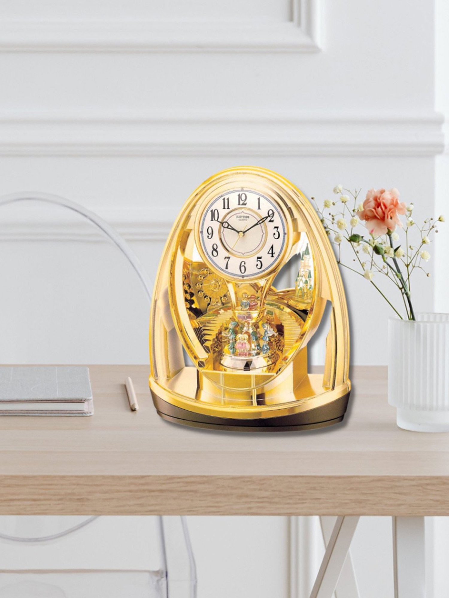 RHYTHM Gold Plastic Beautiful Plastic Contemporary Motion Table Clock