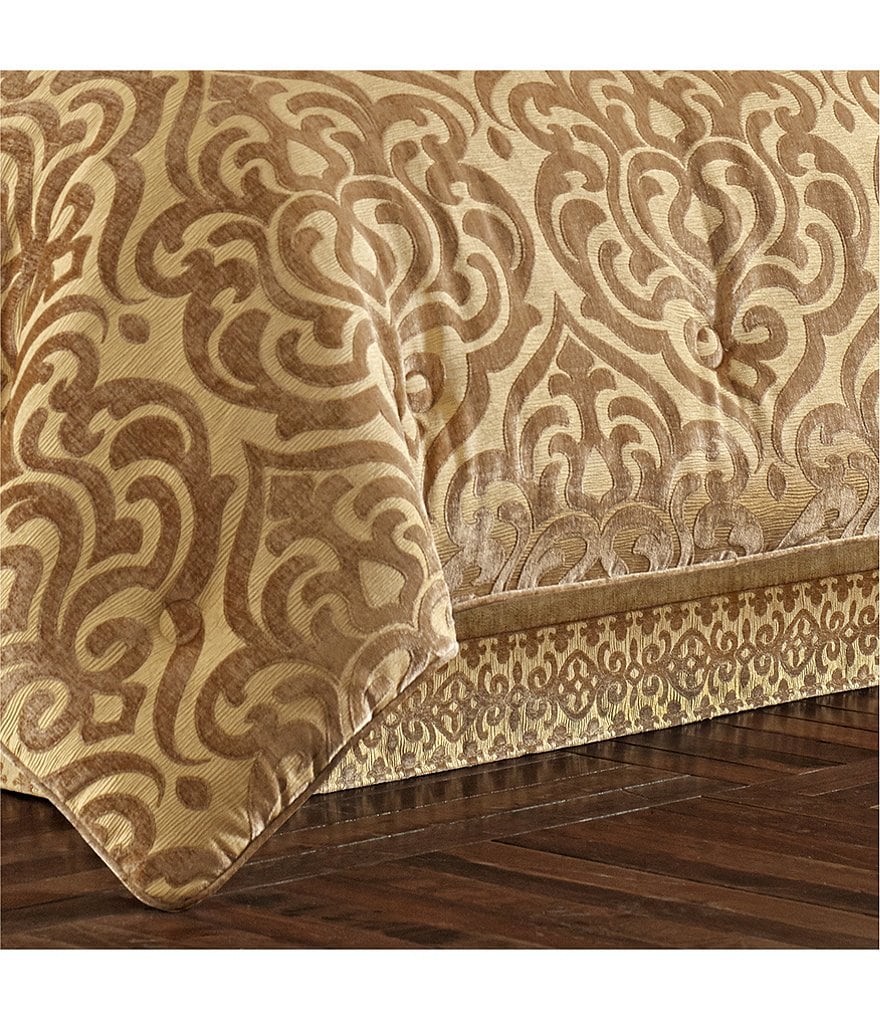 Charisma Belaire Comforter Set
