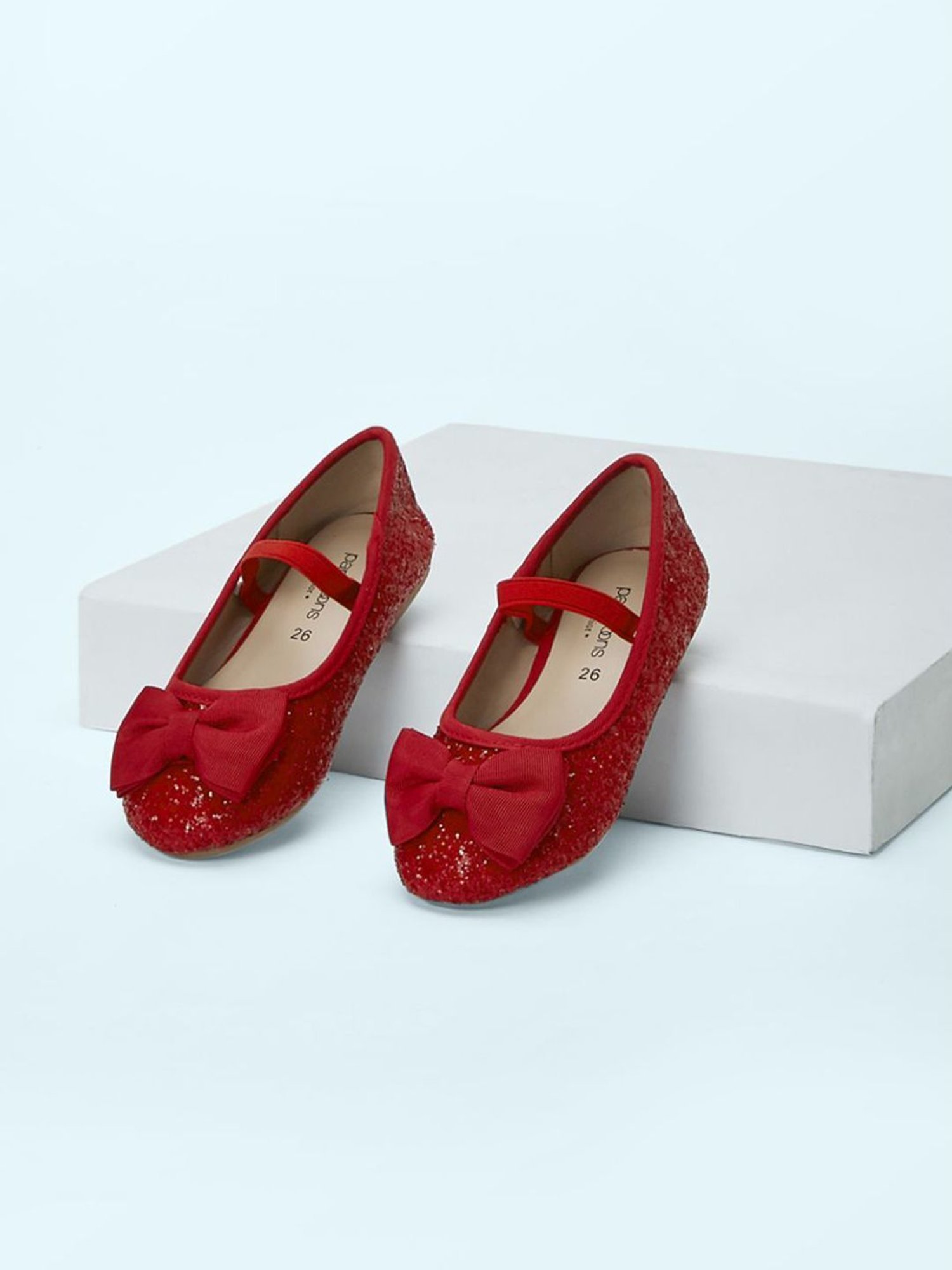 Shoetopia Kids Black Toe Ring Sandals