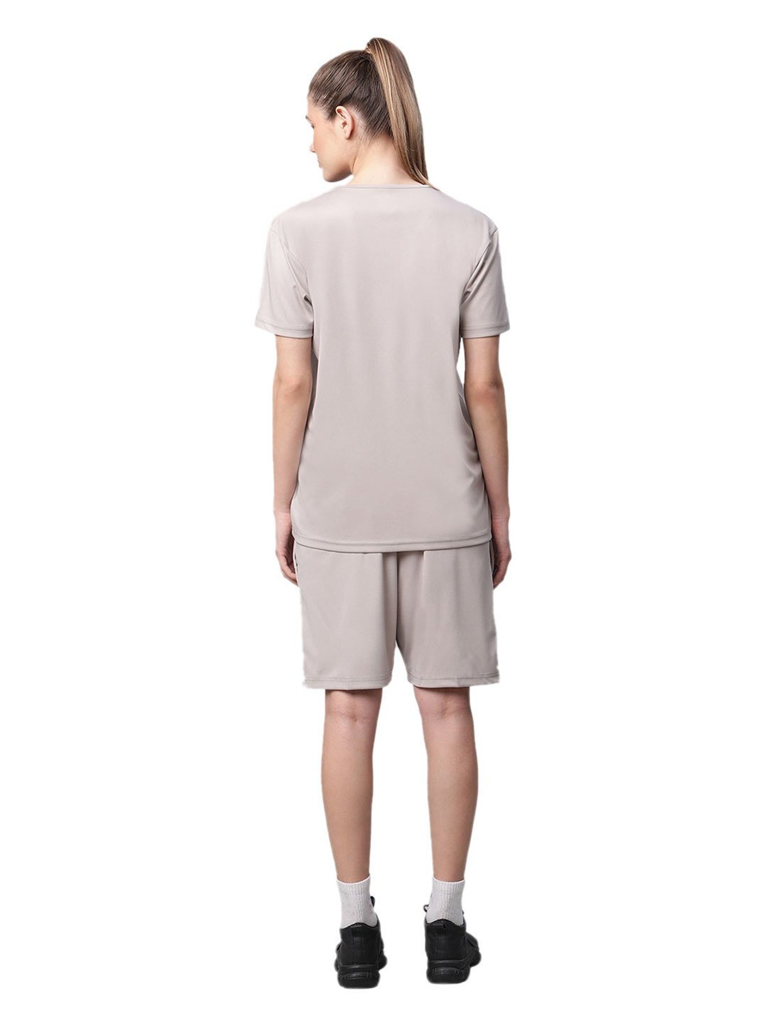 Vimal Jonney Light Grey Regular Fit T-Shirt With Shorts