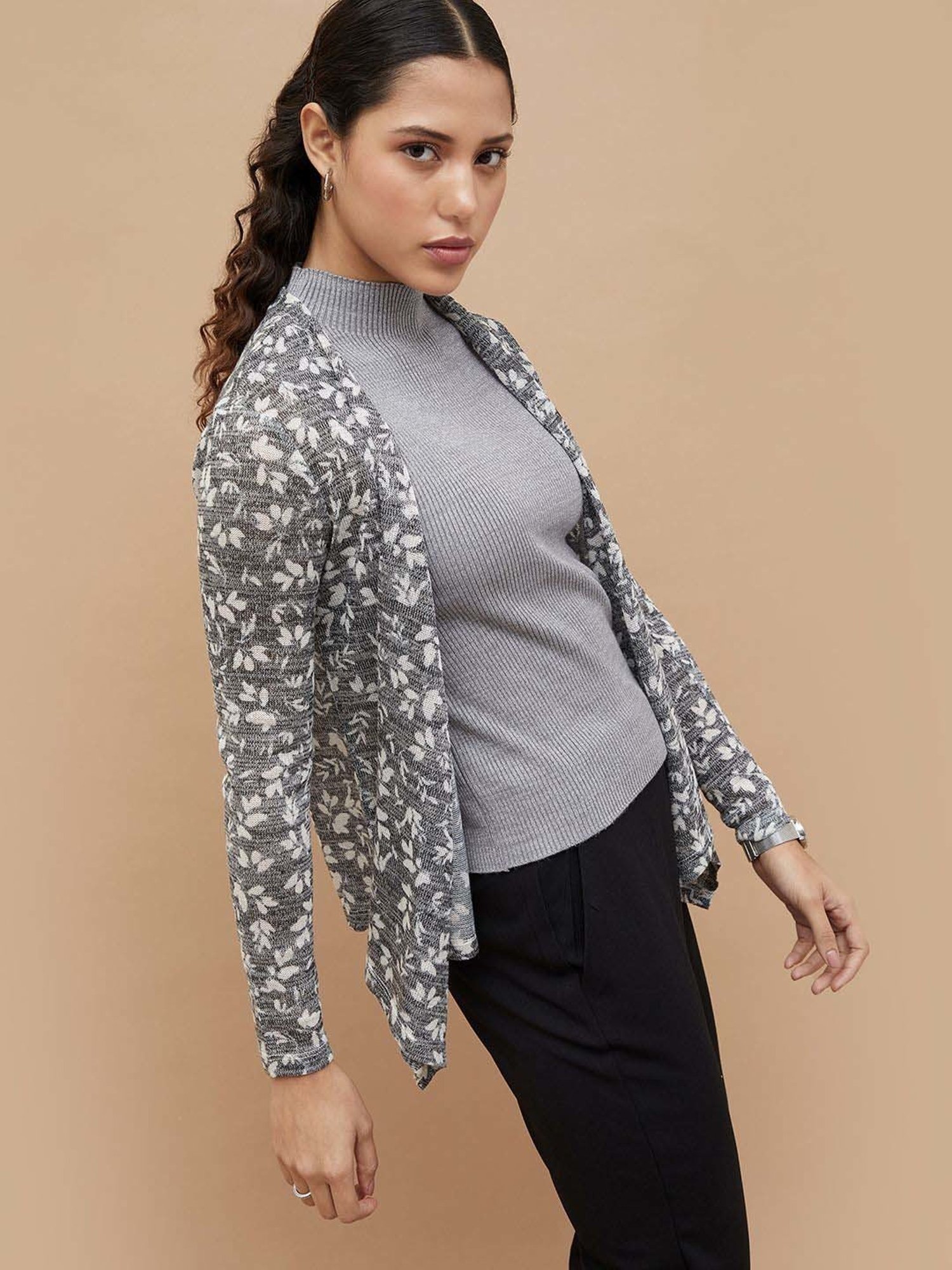 Code by Lifestyle Grey Cotton Printed Shrug
