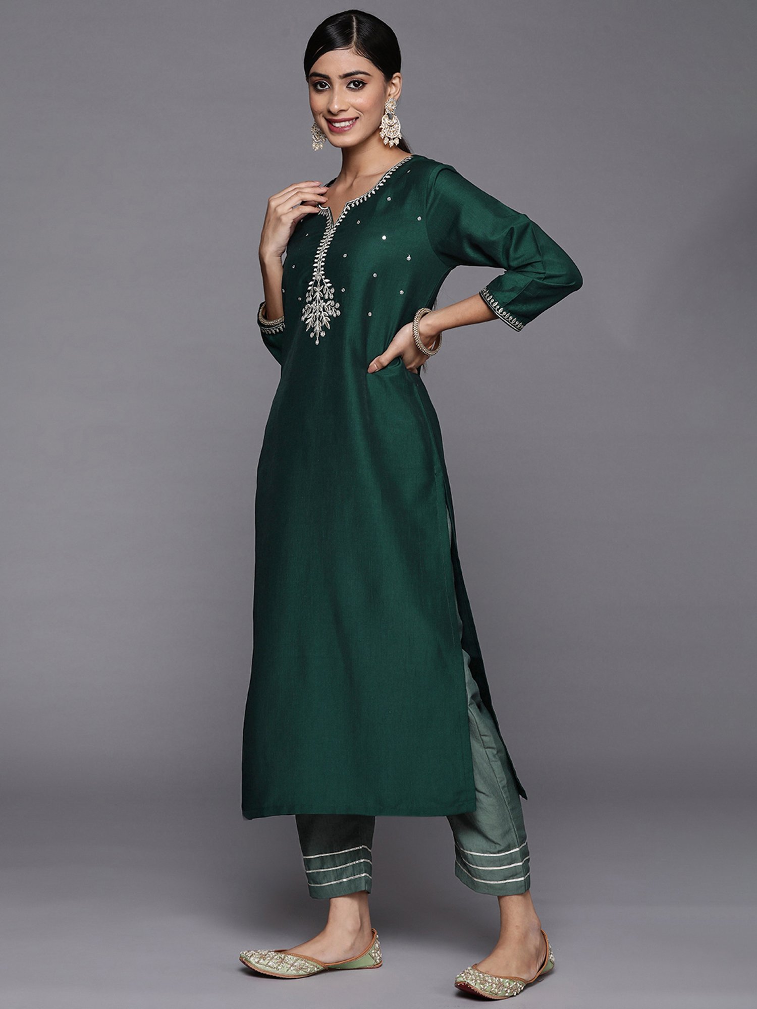 Varanga Green Embroidered Kurta Pant Set With Dupatta