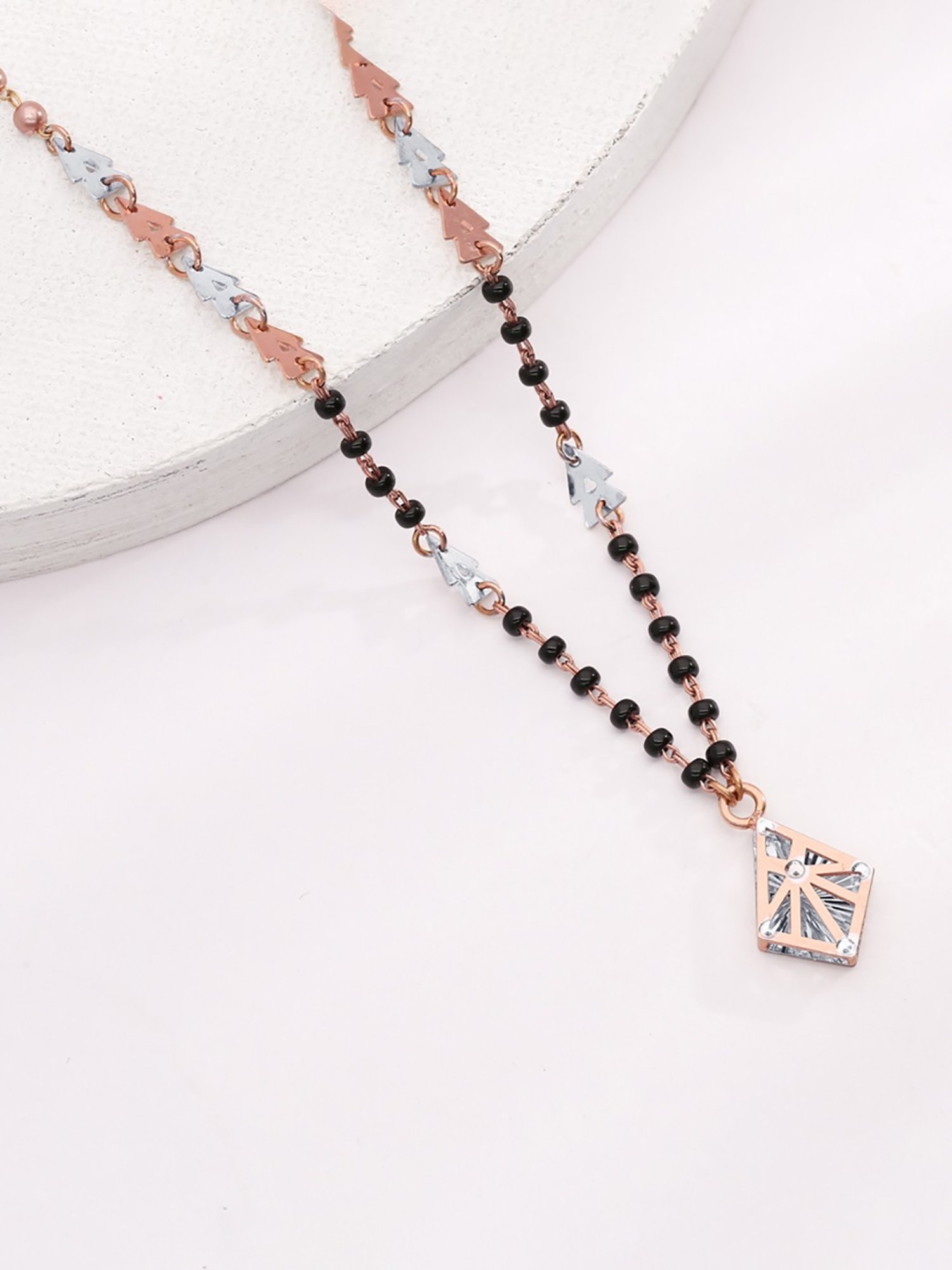 P.N.Gadgil Jewellers Skyward Spark 22k Gold Mangalsutra