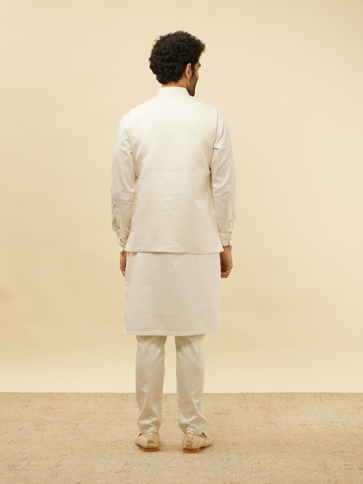 Manyavar Off White Regular Fit Self Design Nehru Jacket