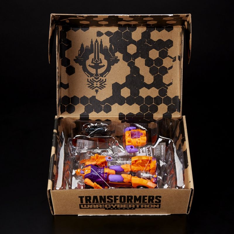 Transformers Generations Selects Deluxe Class WFC-GS05 Autobot Lancer