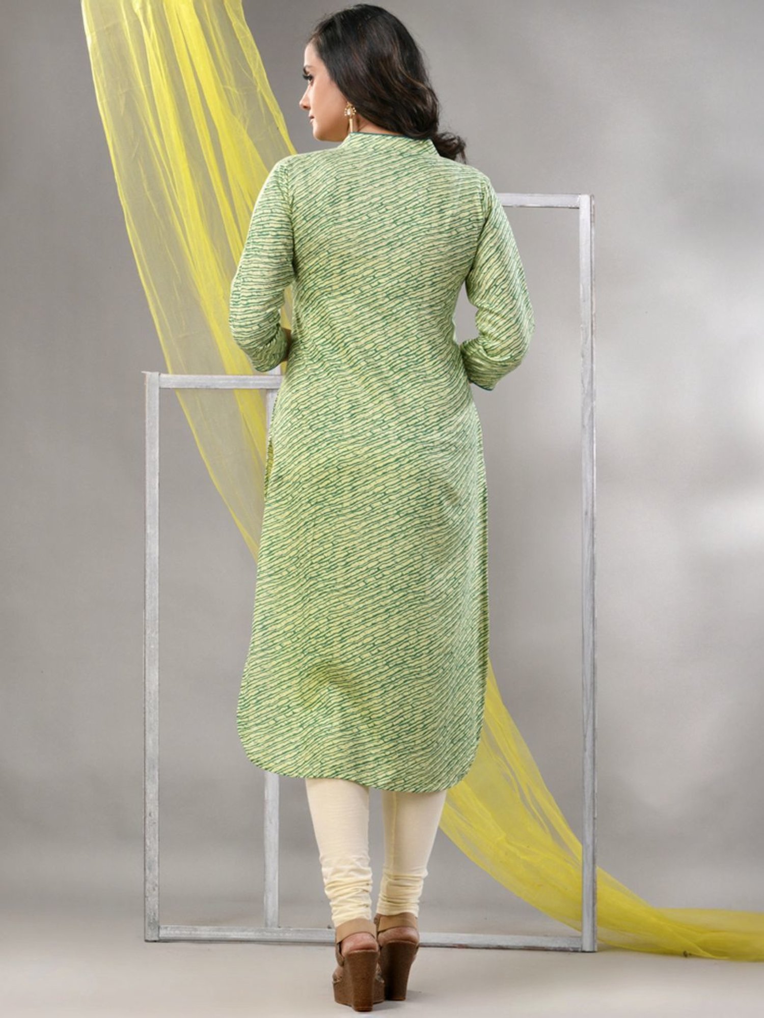 CHARUKRITI Green Printed Straight Kurta