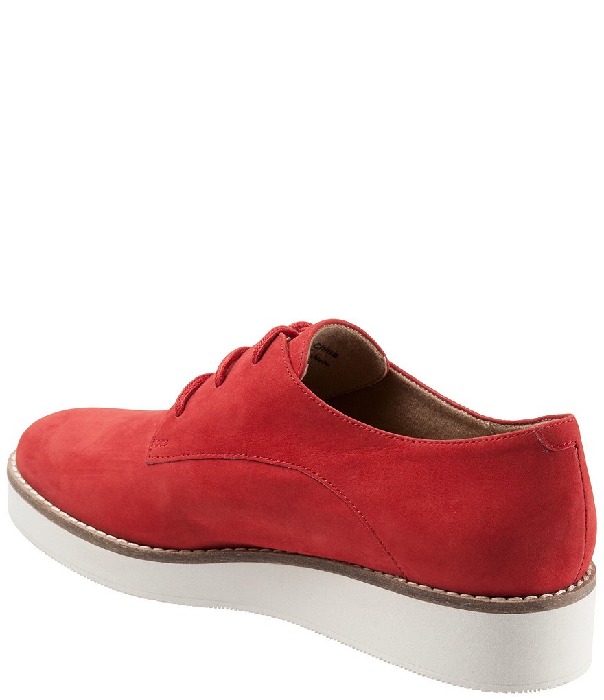 SoftWalk Willis Embossed Soft Leather Oxford Sneakers