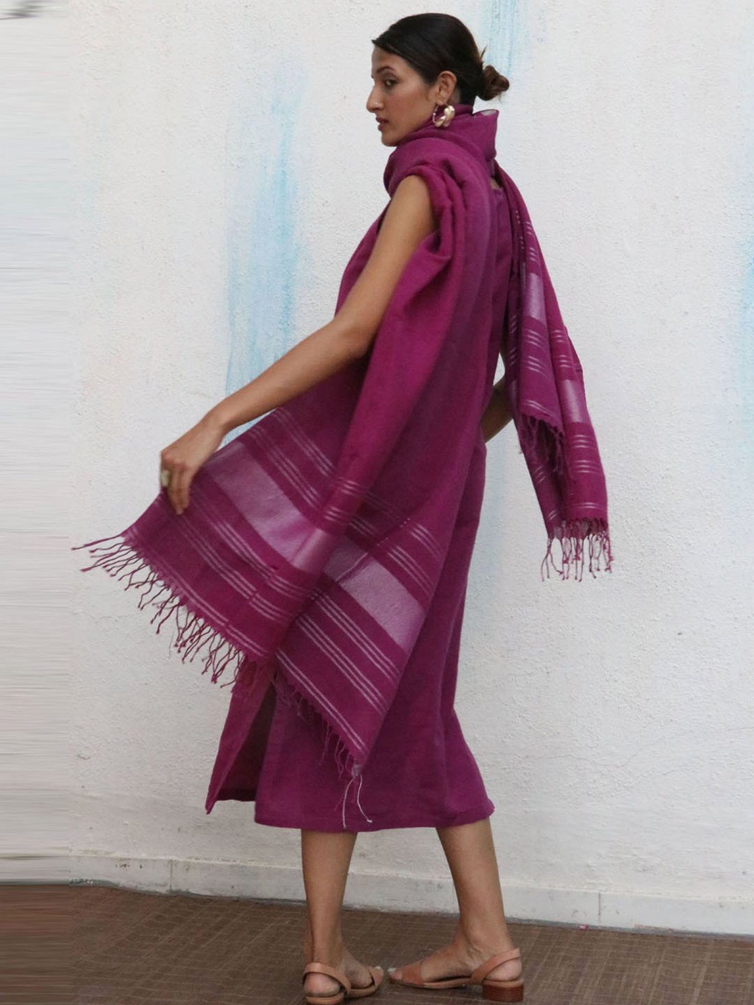 Chidiyaa Purple Breathe Nora Handwoven Linen Dupatta