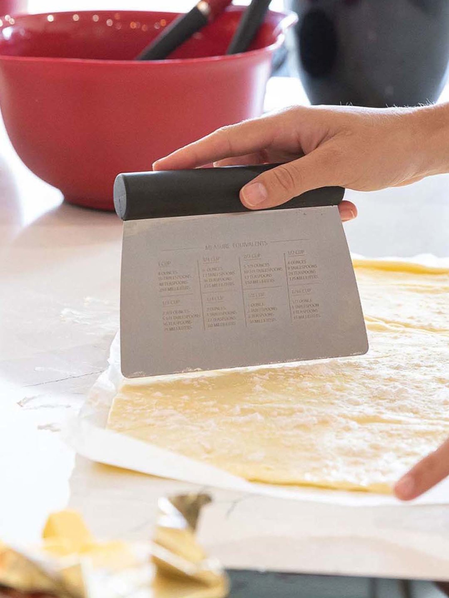 KitchenAid Black Medium All-Purpose Dough Cutter & Scraper