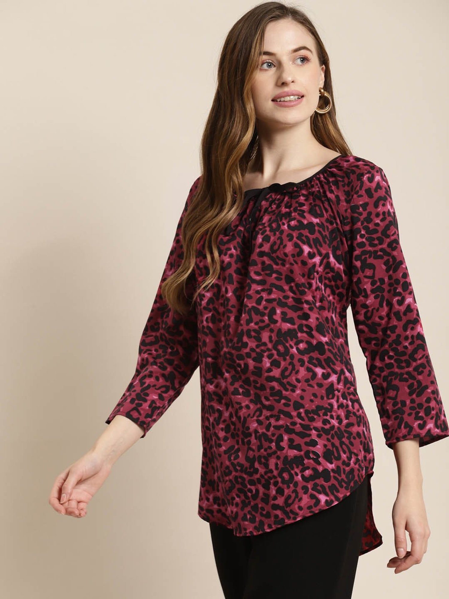 Qurvii Burgundy Printed High-Low Top