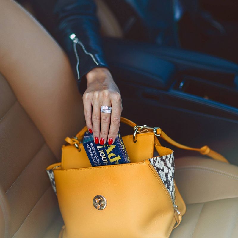 Advil Easy Open Cap Pain Reliever/Fever Reducer Capsules - Ibuprofen (NSAID) - 160ct