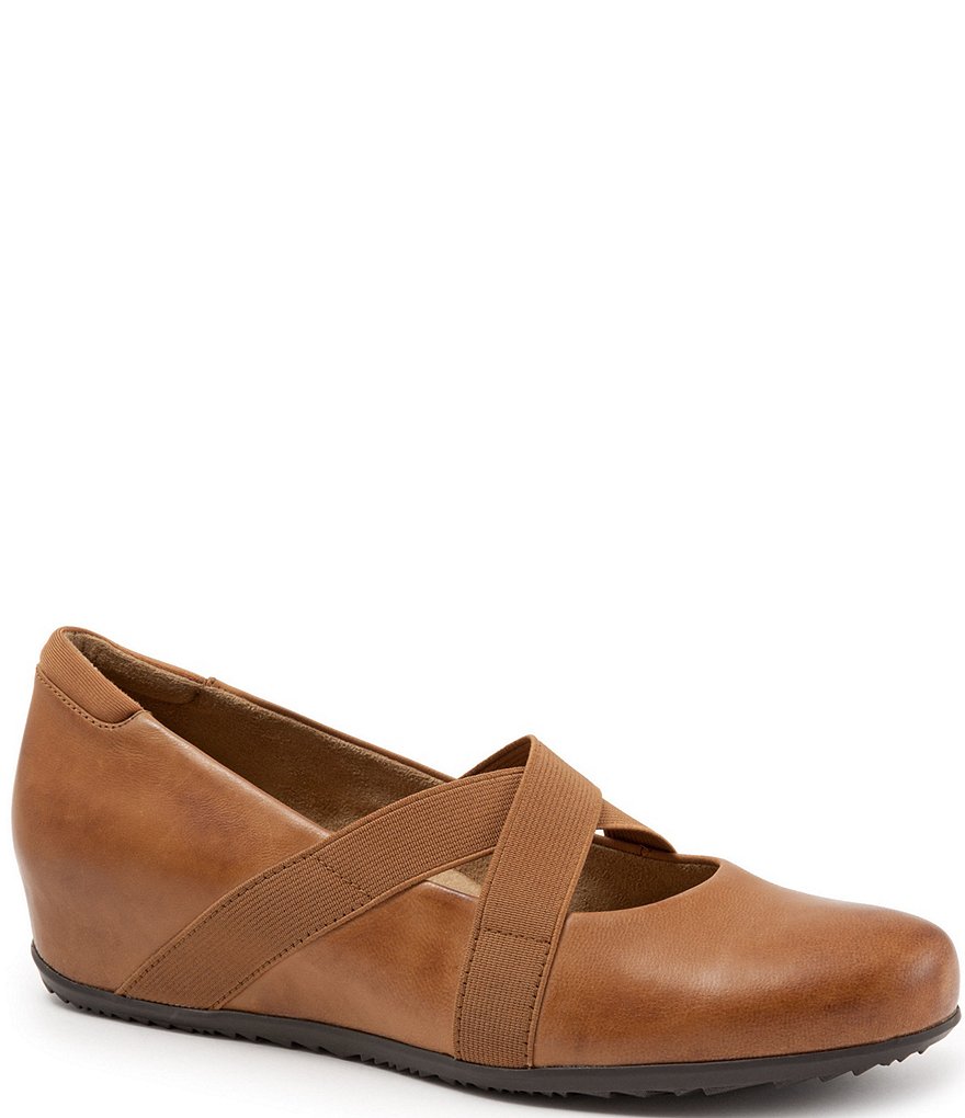 SoftWalk Waverly Leather Criss Cross Elastic Strap Slip-Ons
