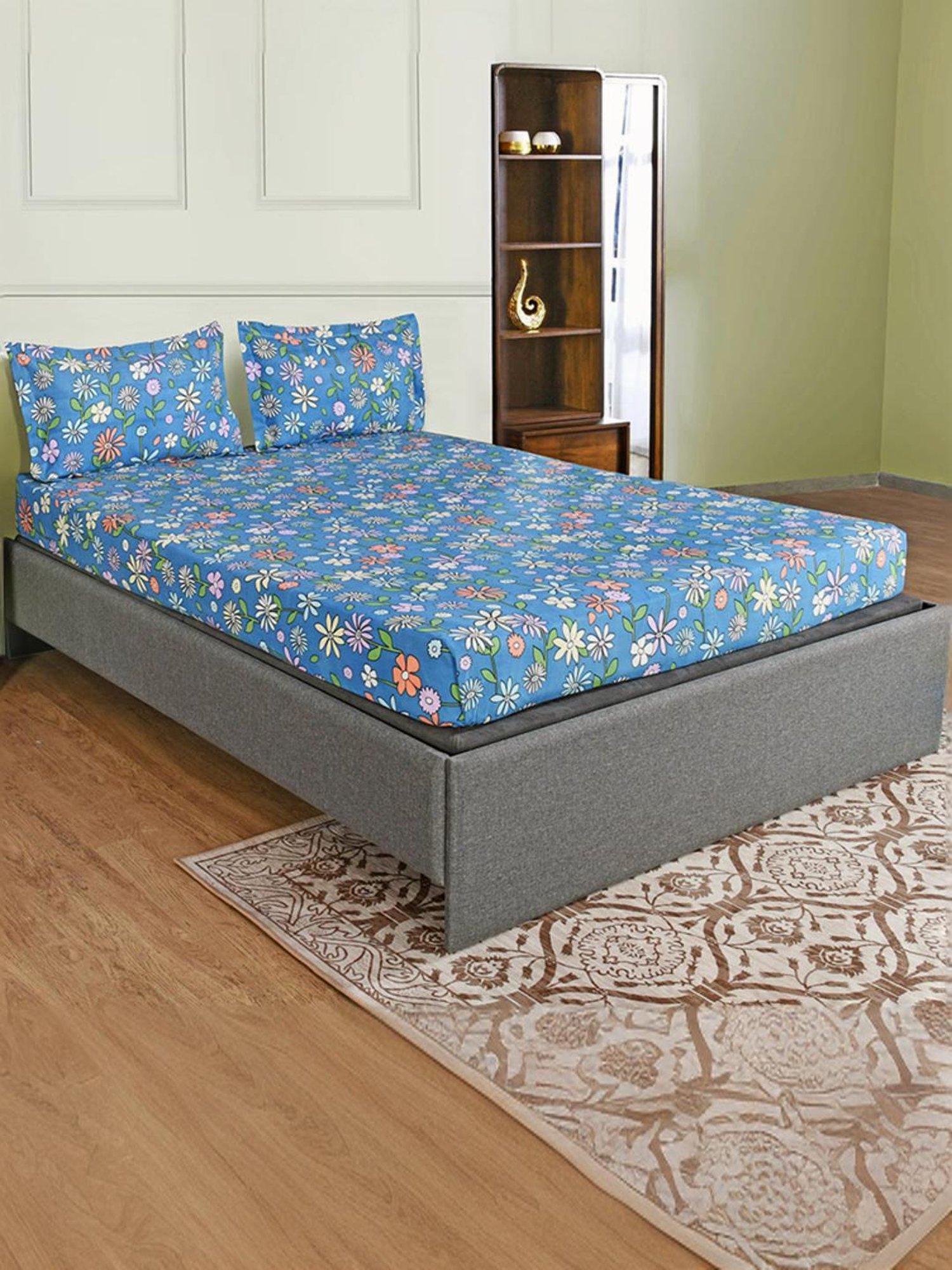 @Home Aurora Blue 130 GSM Polyester Double Bedsheet with 2 Pillow Covers