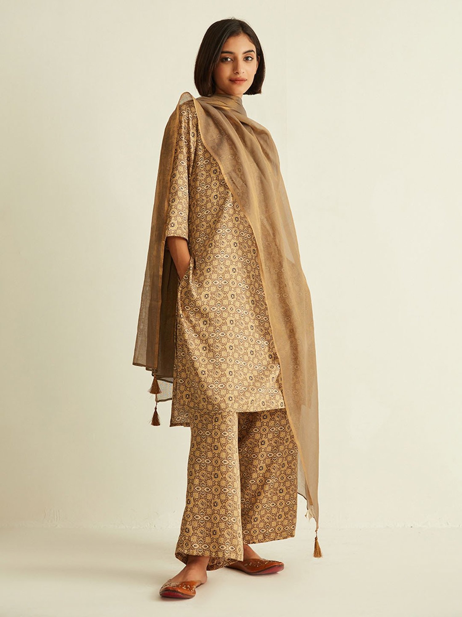 ANCESTRY Brown Dupatta