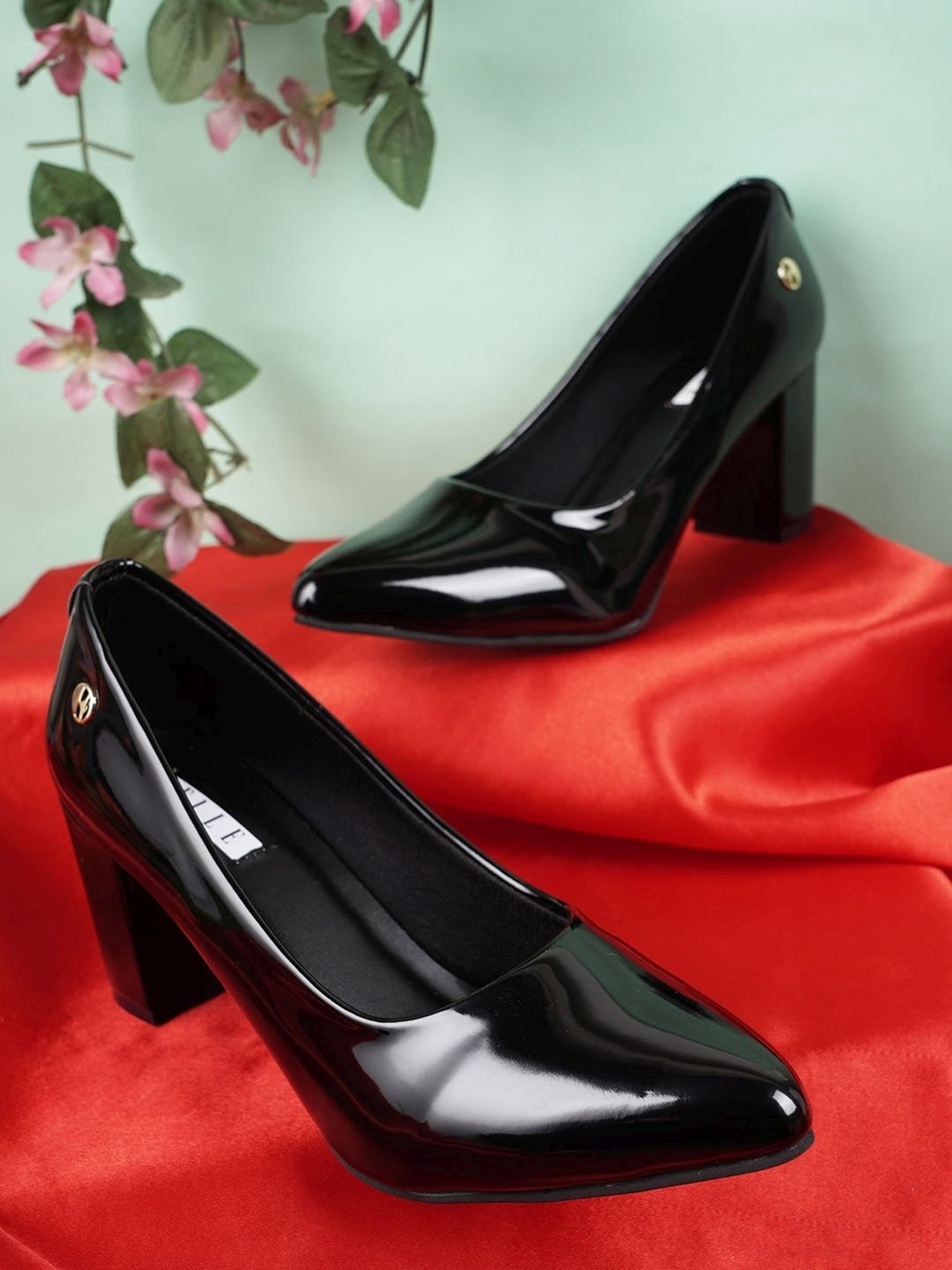 Elle Women's Black Formal Pumps