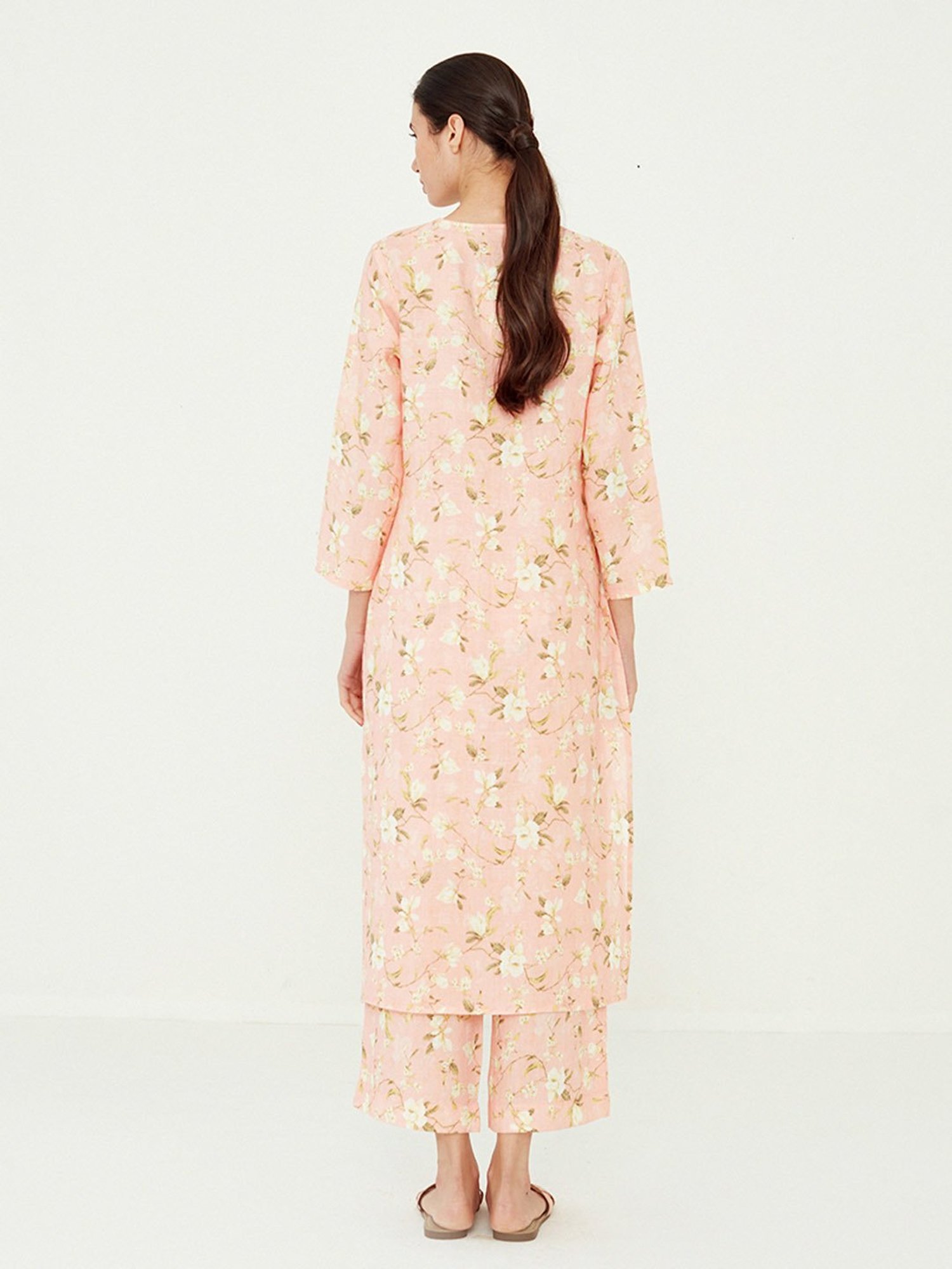 ANCESTRY Peach Floral Print Straight Kurta