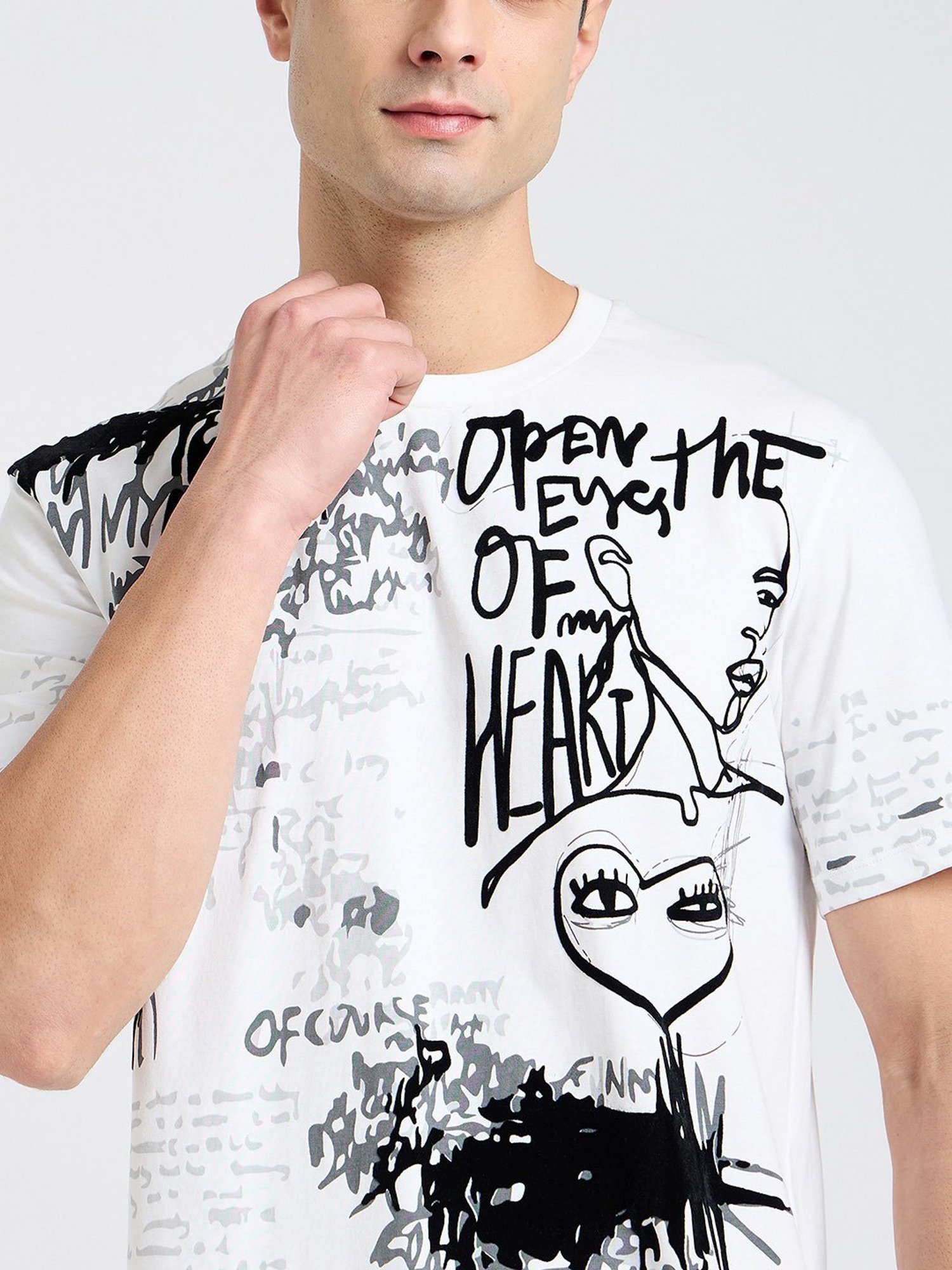 EDRIO White Regular Fit Graphic Print Crew T-shirt