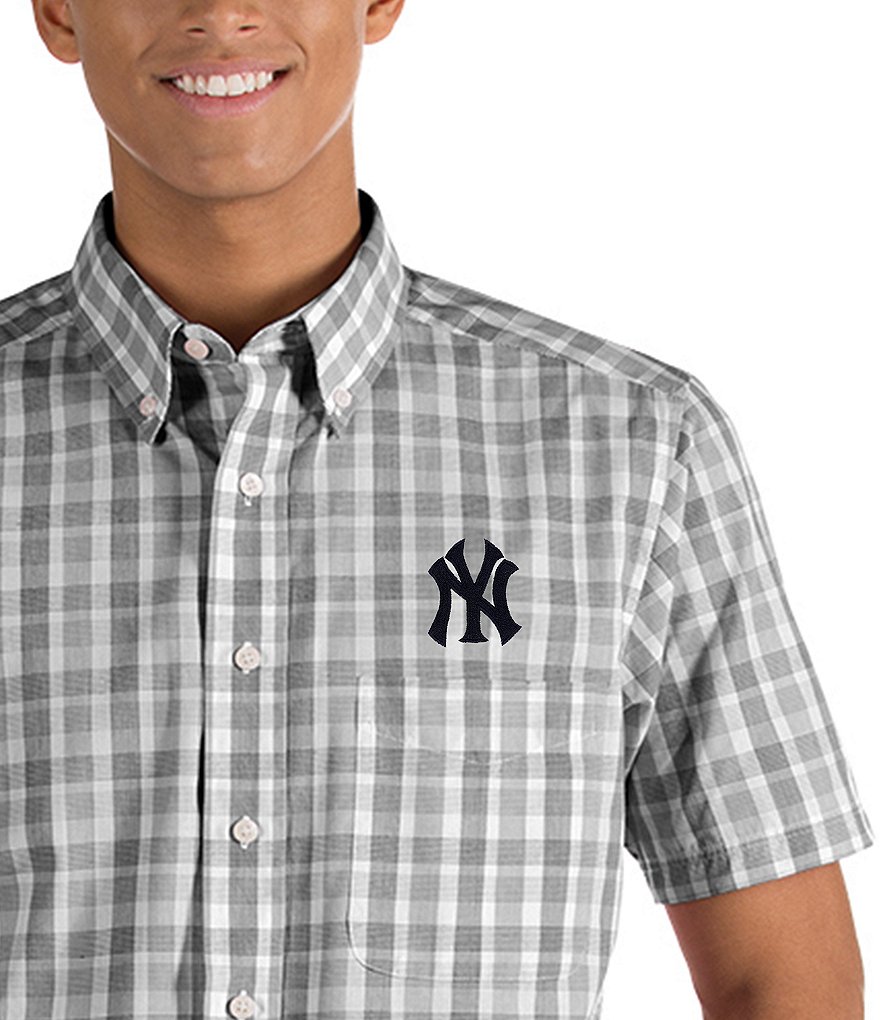 Antigua MLB Crew Short-Sleeve Woven Shirt