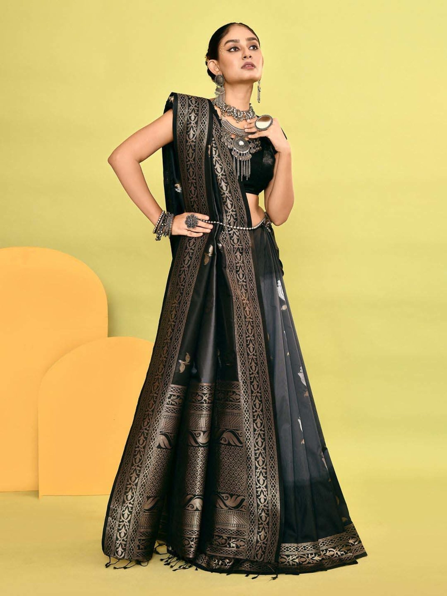 Elora Grey Silk Woven Saree With Unstitched Blouse