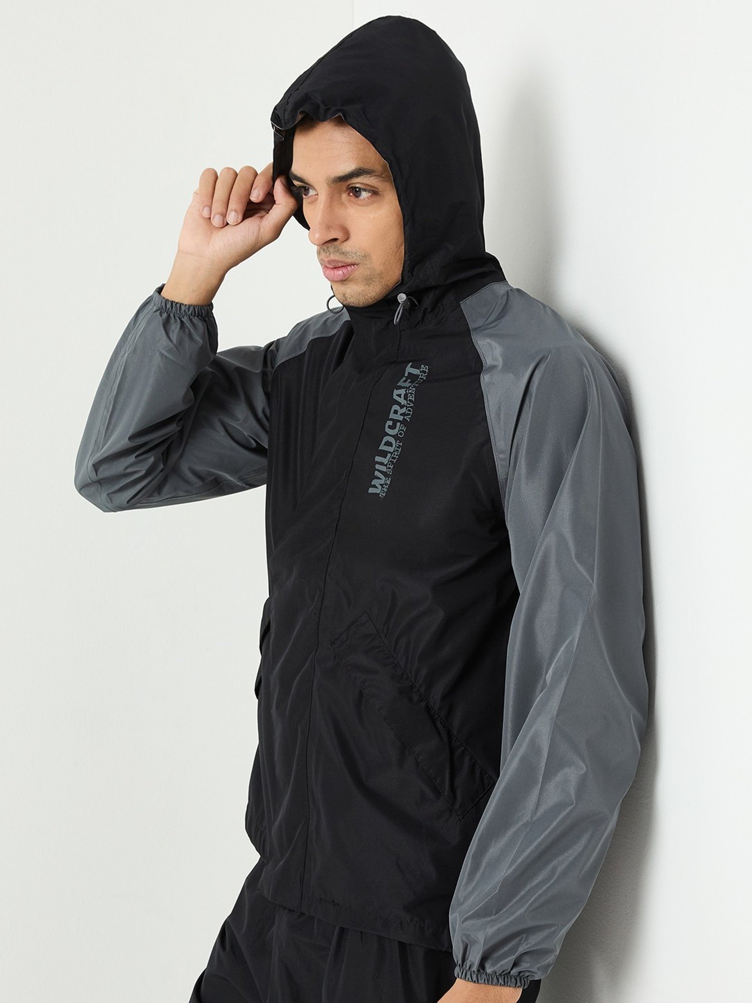 Wildcraft Black & Dark Grey Regular Fit Colour Block Raincoat Set