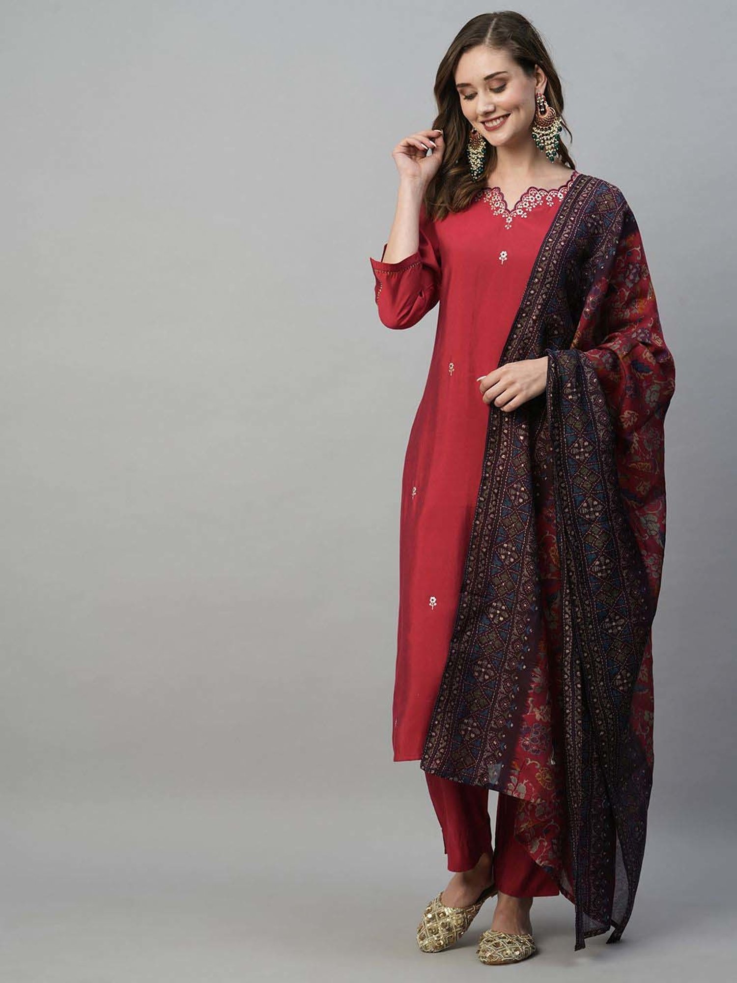 Heeposh Maroon Embroidered Kurta Pant Set With Dupatta