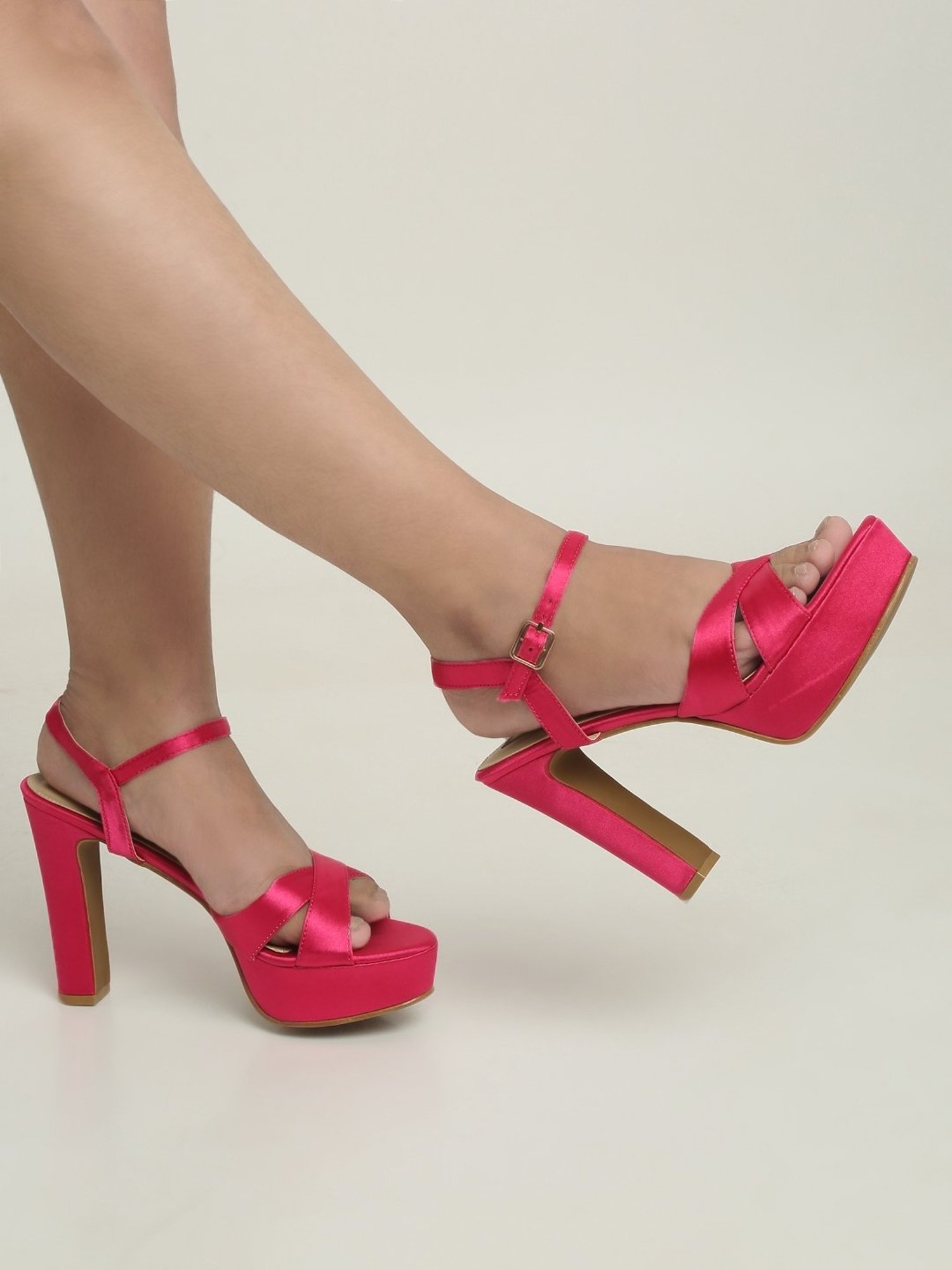 Flat N Heels Women's Pink Ankle Strap Sandals