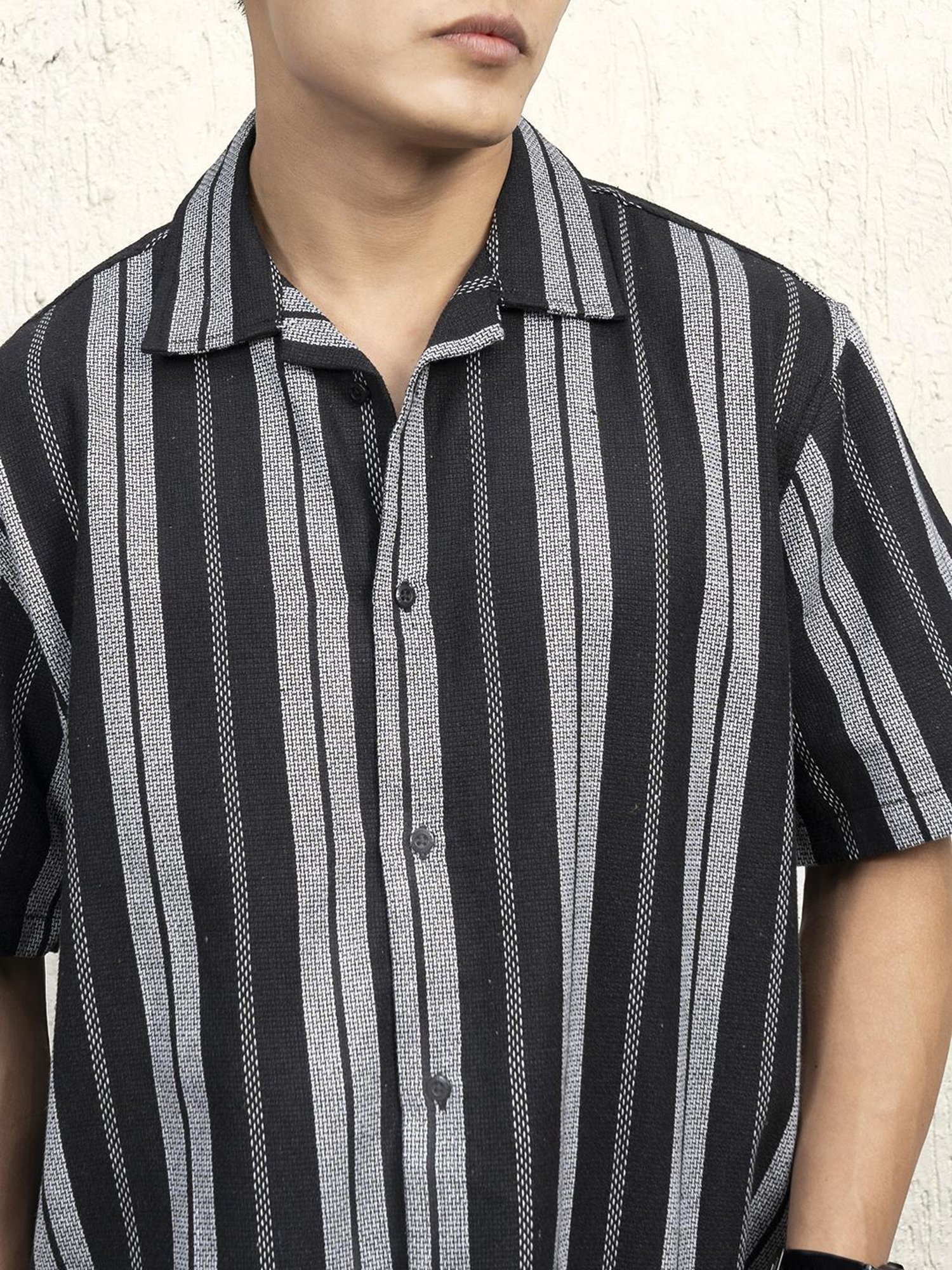Hubberholme Men Cotton Short Sleeves Oversized Striped Shirt 8