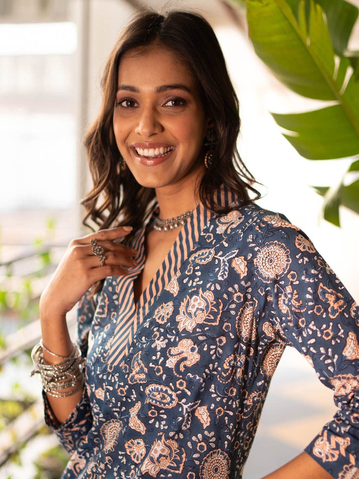 Akiso Blue Block Printed Straight Fit Kurta With Neck And Sleeve Details