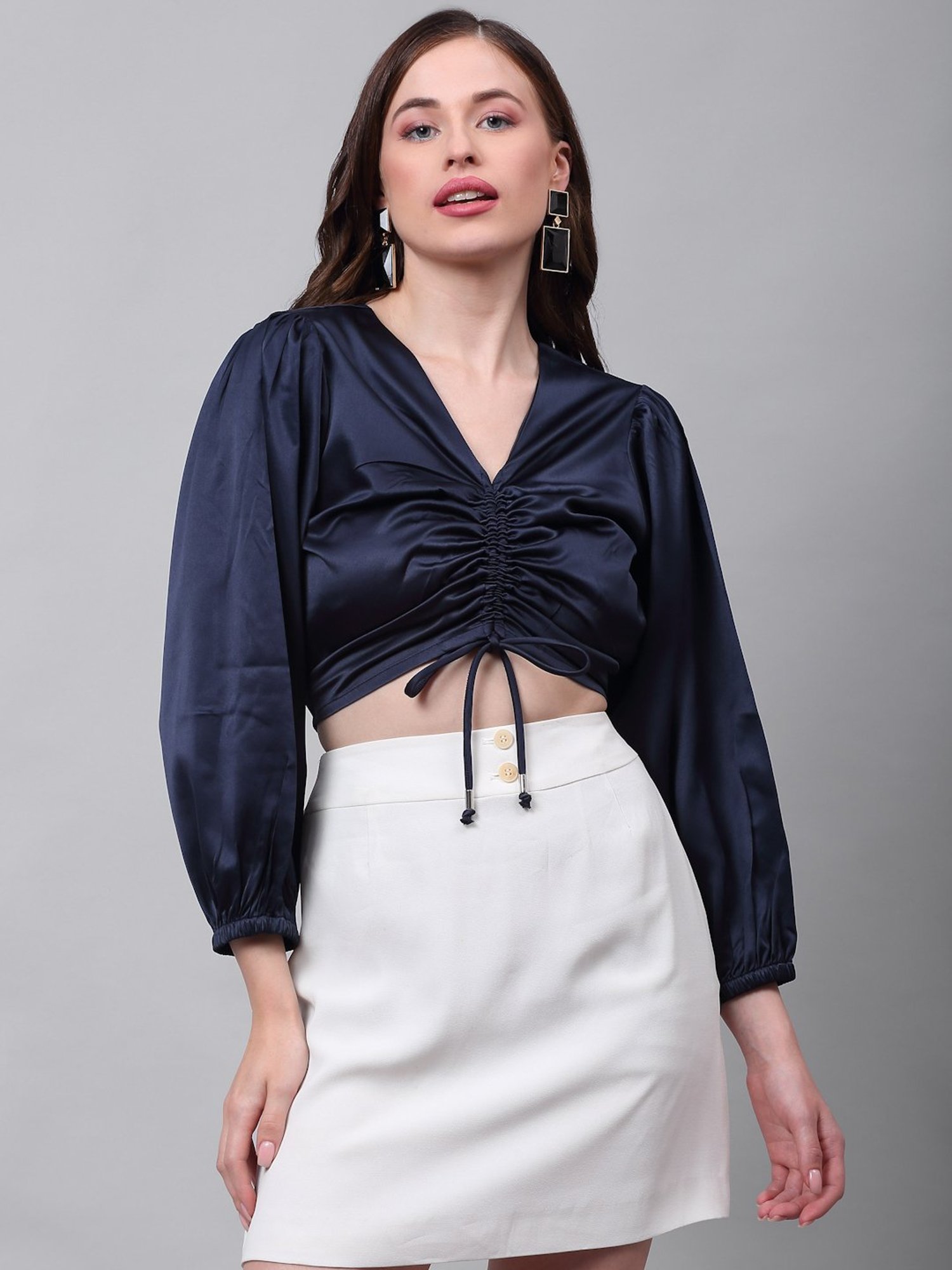 NEUDIS Navy V Neck Crop Top