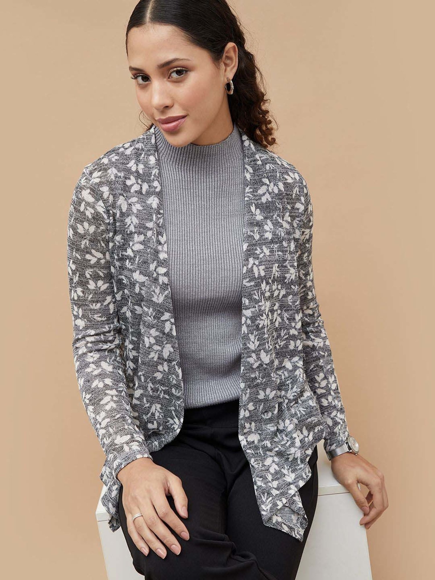 Code by Lifestyle Grey Cotton Printed Shrug
