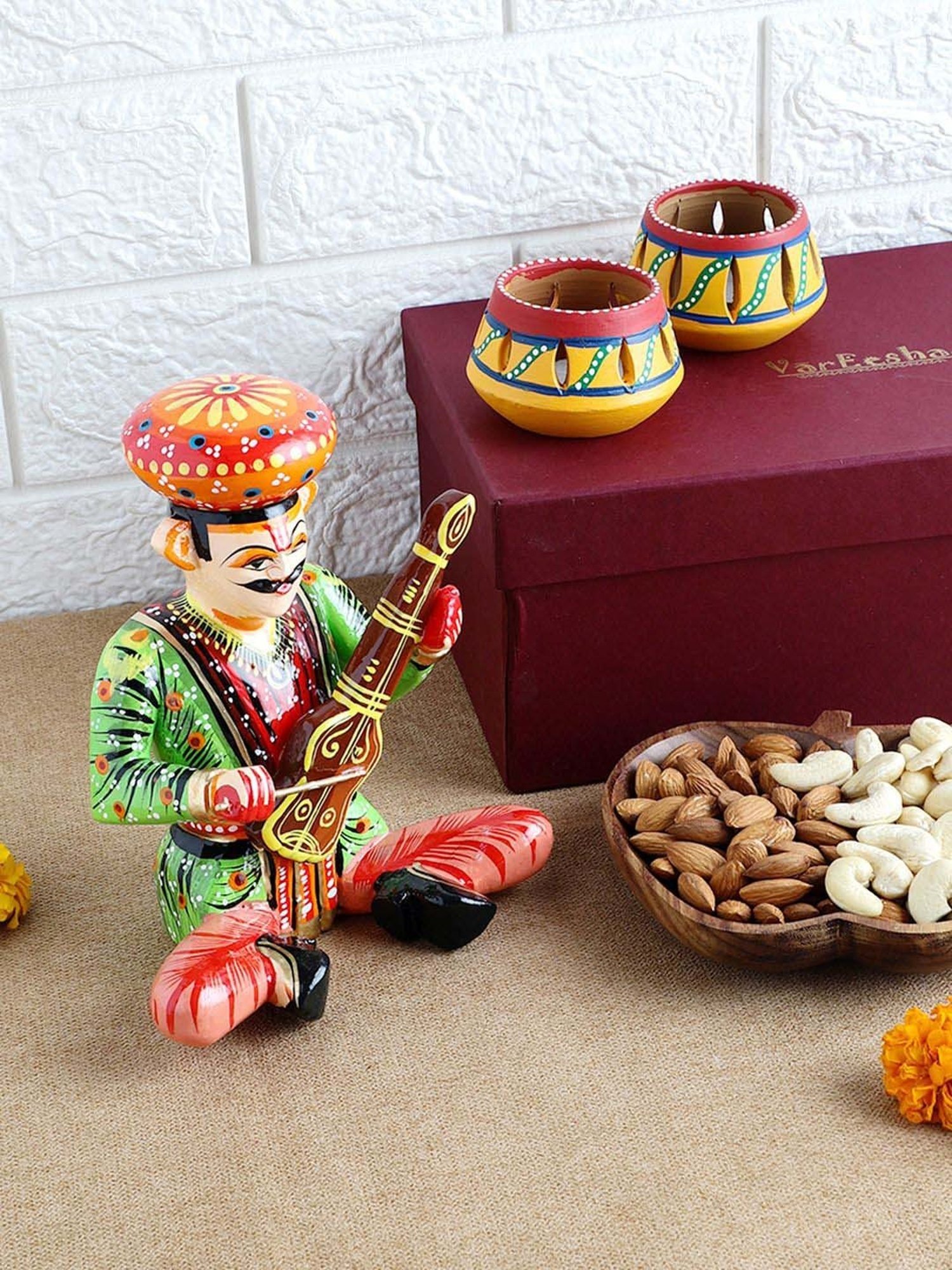 VarEesha Upahaar Multicolor Wood Rajasthani Musician Showpiece with 2 Tea Light Holders