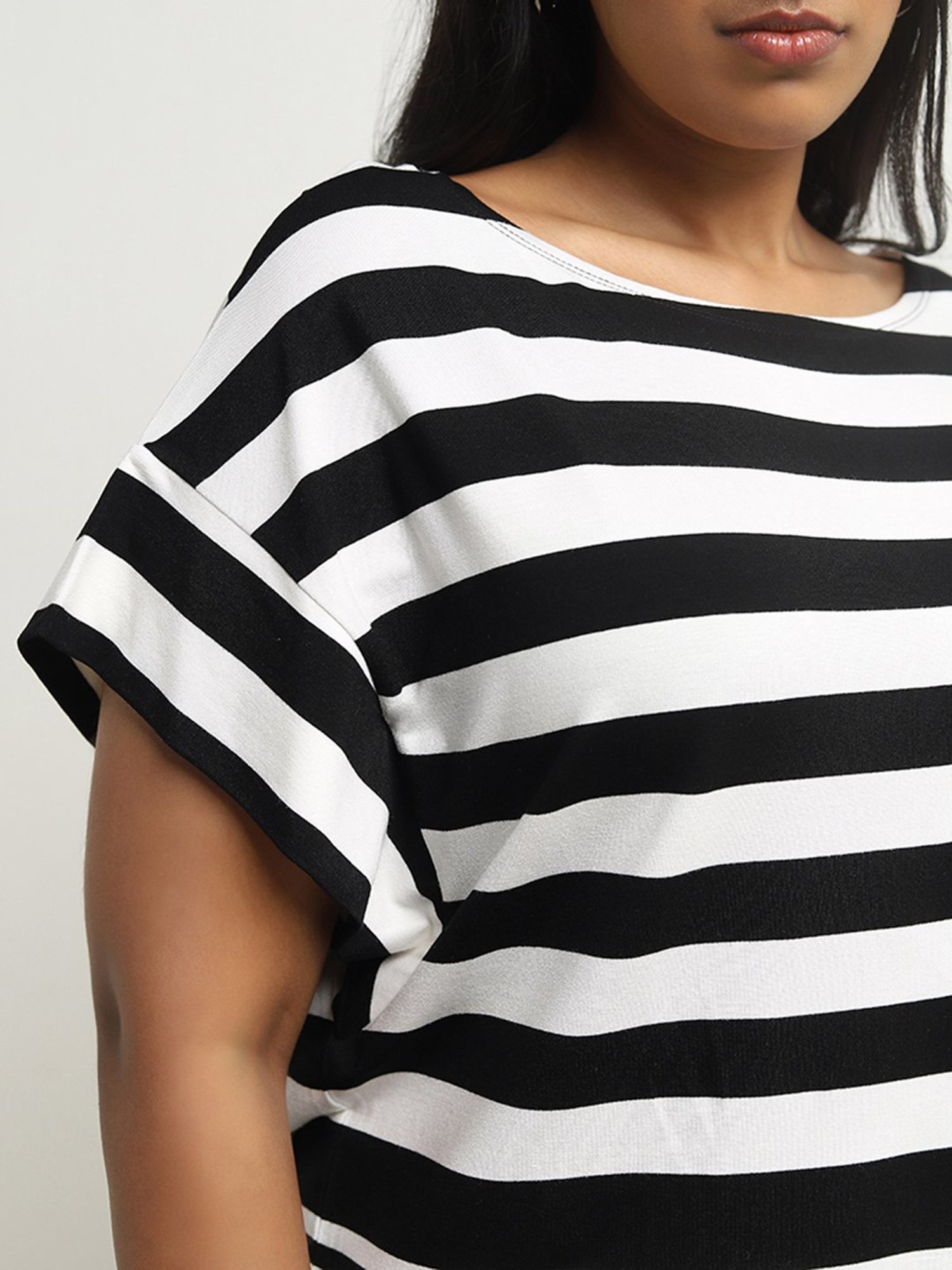 Gia by Westside Black & White Striped T-Shirt