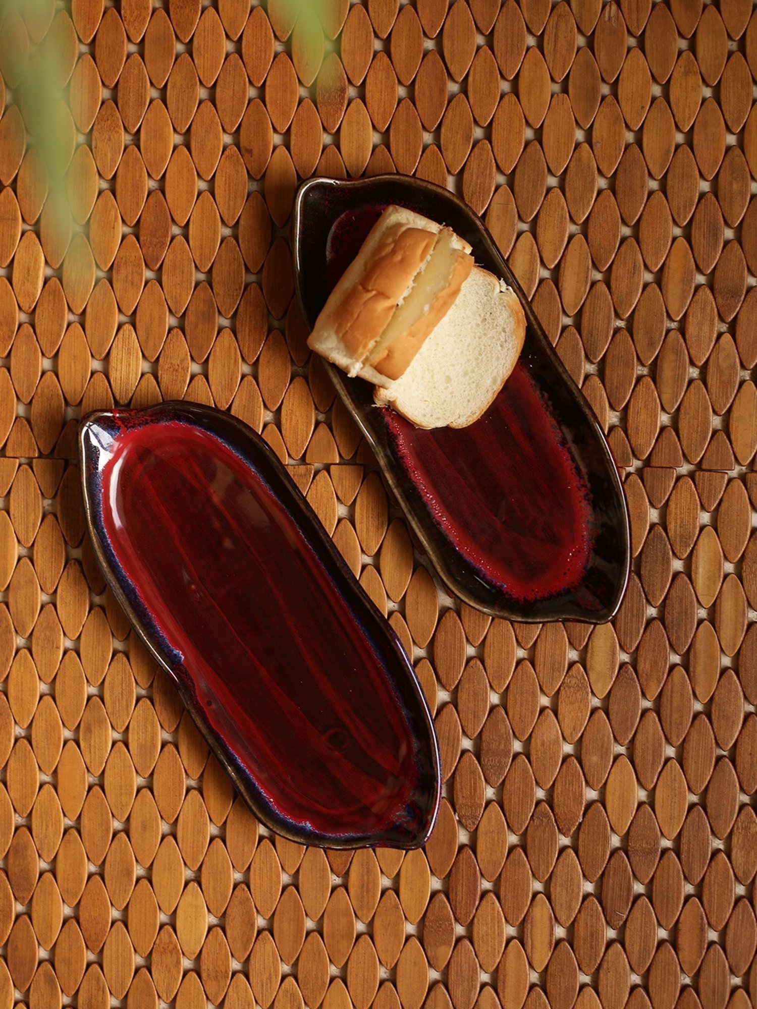 ExclusiveLane 'Crimson Canoe' Hand Glazed Studio Pottery Ceramic Serving Platter (Set Of 2)