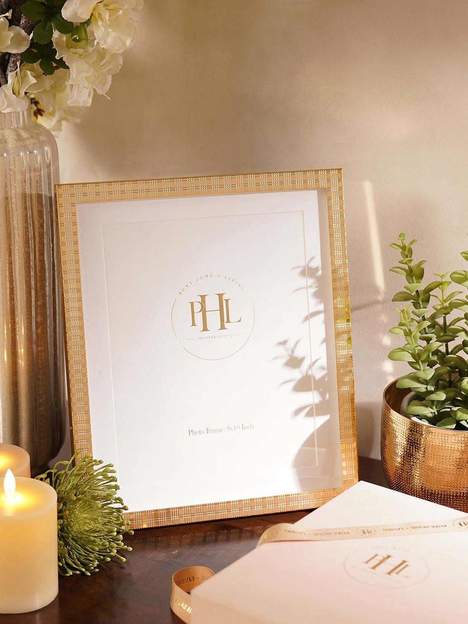 Pure Home and Living Gold Metal Geometric Pattern Photo Frame