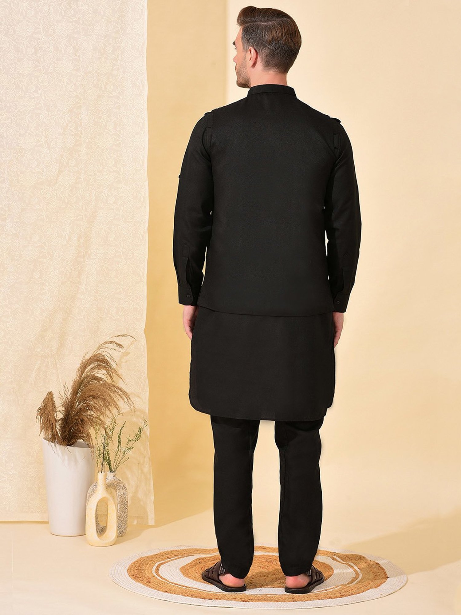 Hangup Plus Black Regular Fit Pathani Kurta & Pyjamas Set With Nehru Jacket