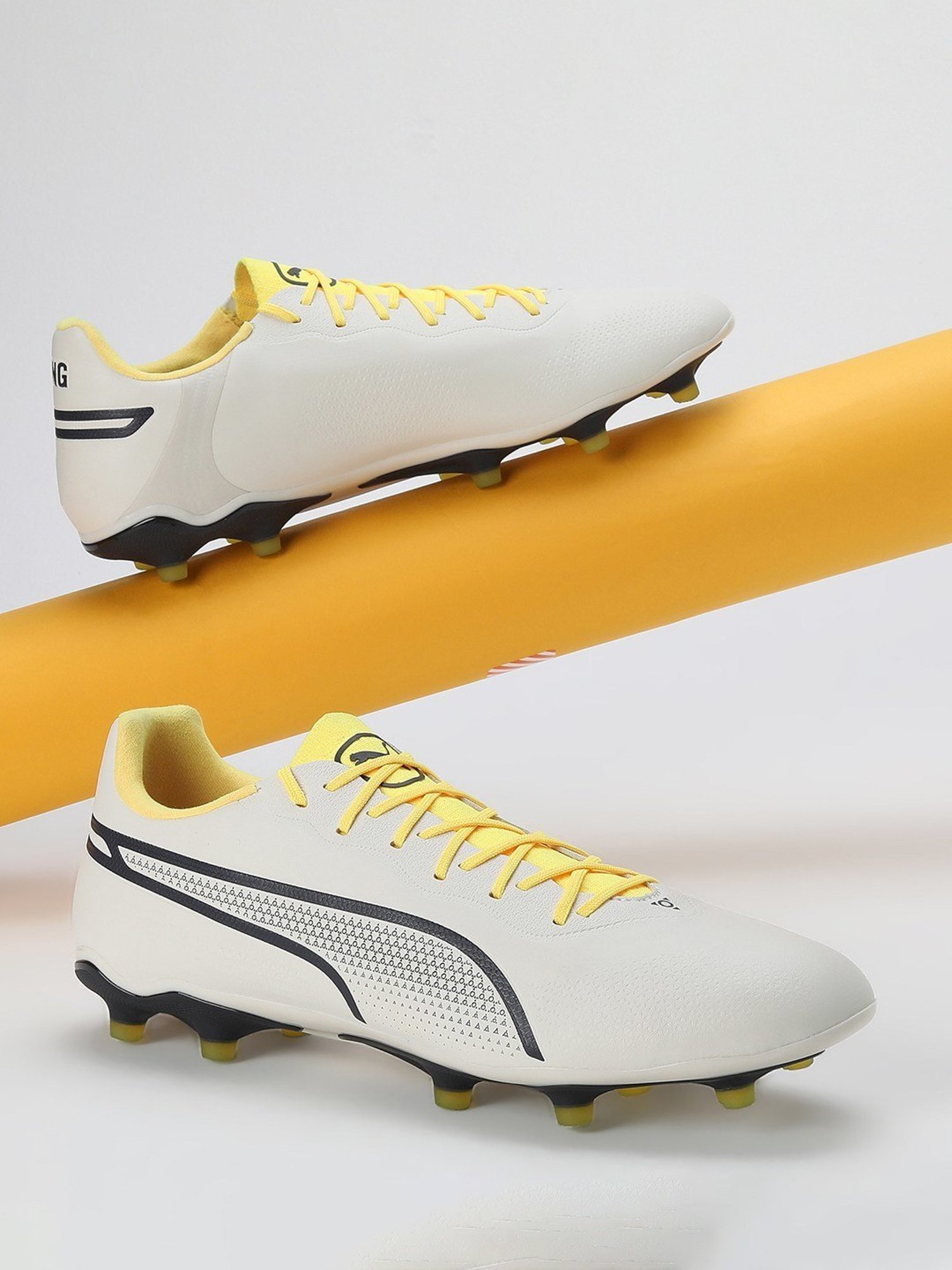 Puma Men's KING PRO FG/AG White Football Shoes