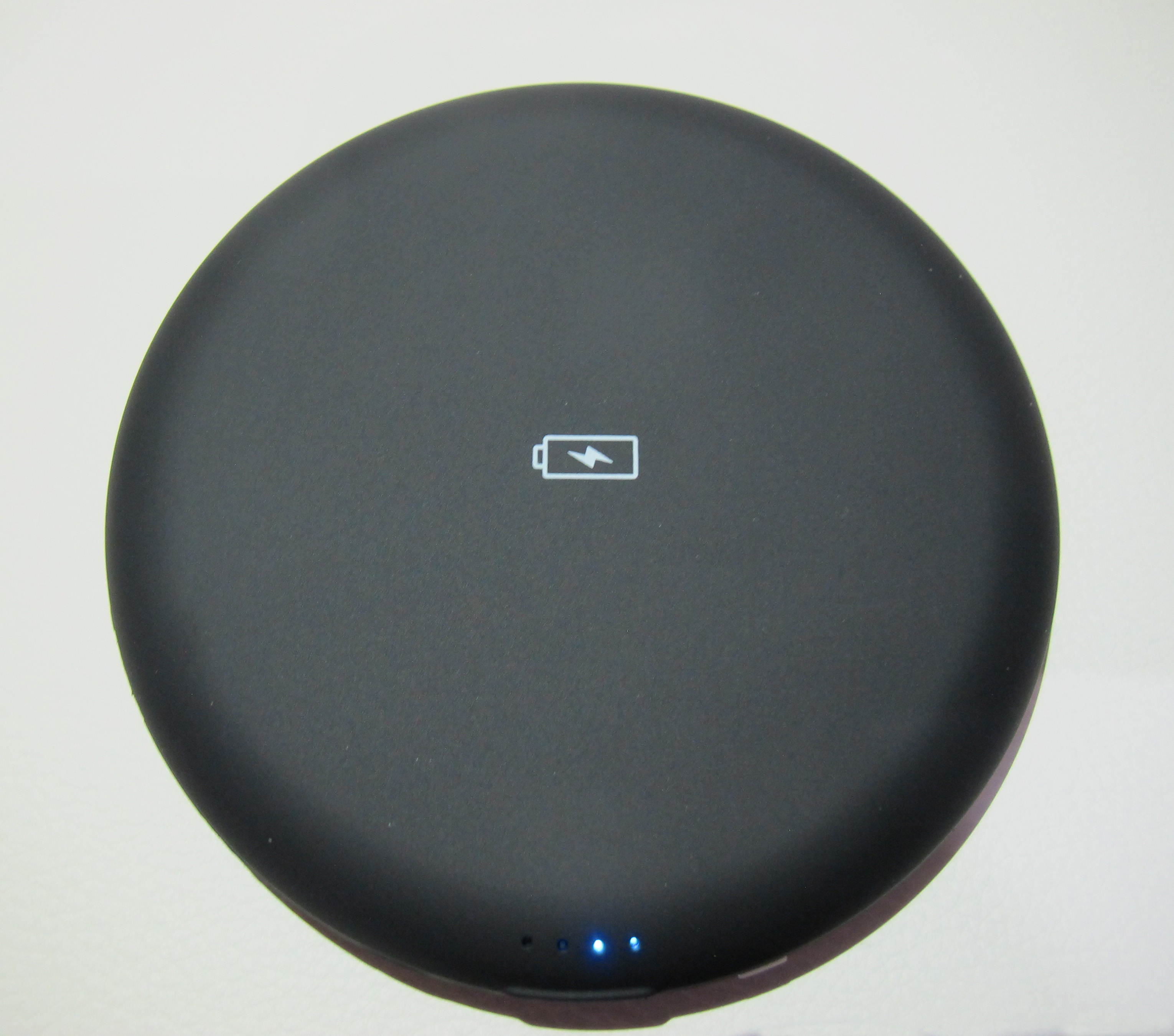 MOJO Wireless Qi Power Bank - Portable Charger for Phone, Tablet, Devices