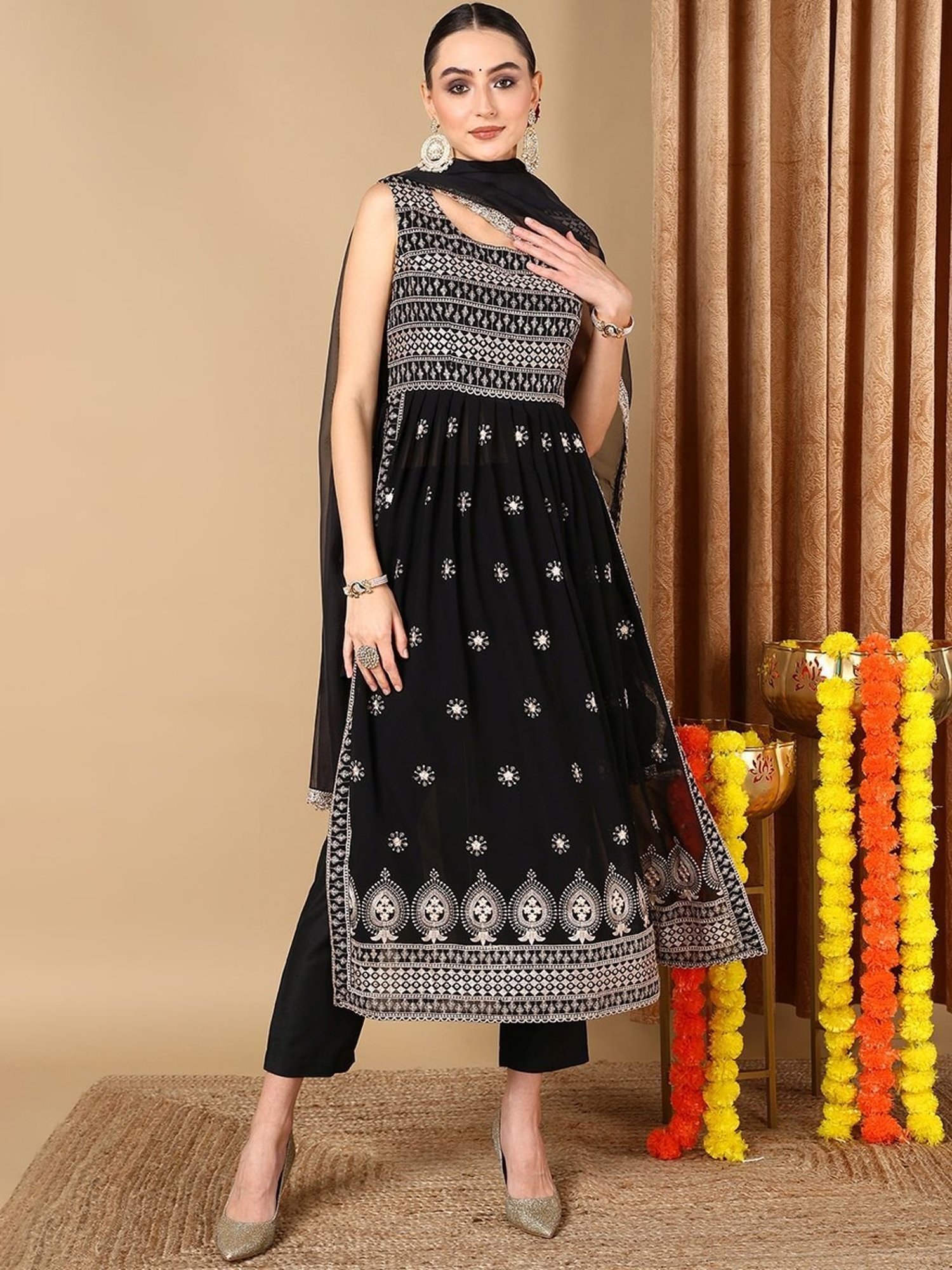 Vaamsi Black Embroidered Kurta Pant Set With Dupatta